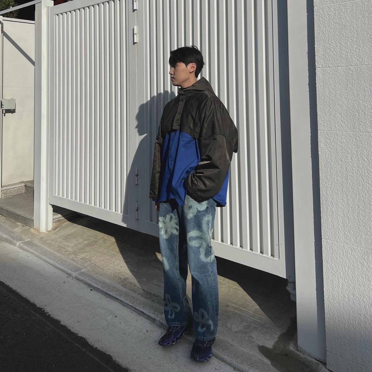 Ader Error Speric Logo Shirt Z-Blue 착용 스타일 - 2