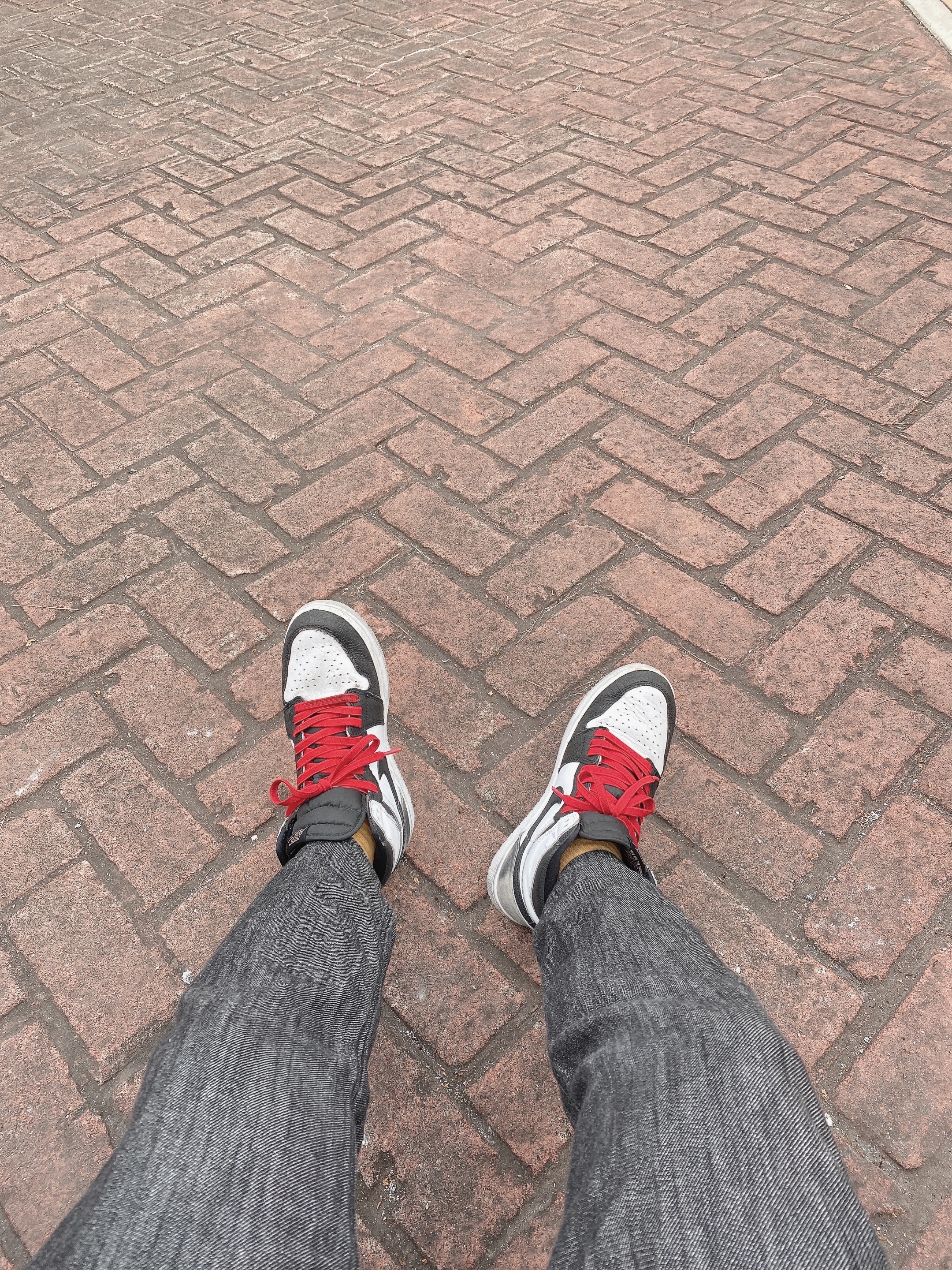 Jordan 1 Retro High OG Bleached Coral 착용 스타일 - 2