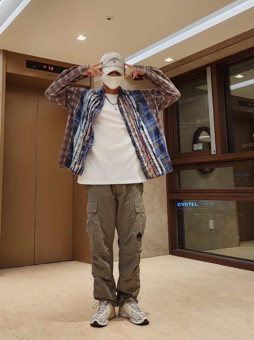 Nike x A-Cold-Wall Zoom Vomero 5 Sail, C.P. Company Chrome-R Garment Dyed Track Pants Green - 21SS 착용 스타일 - 2