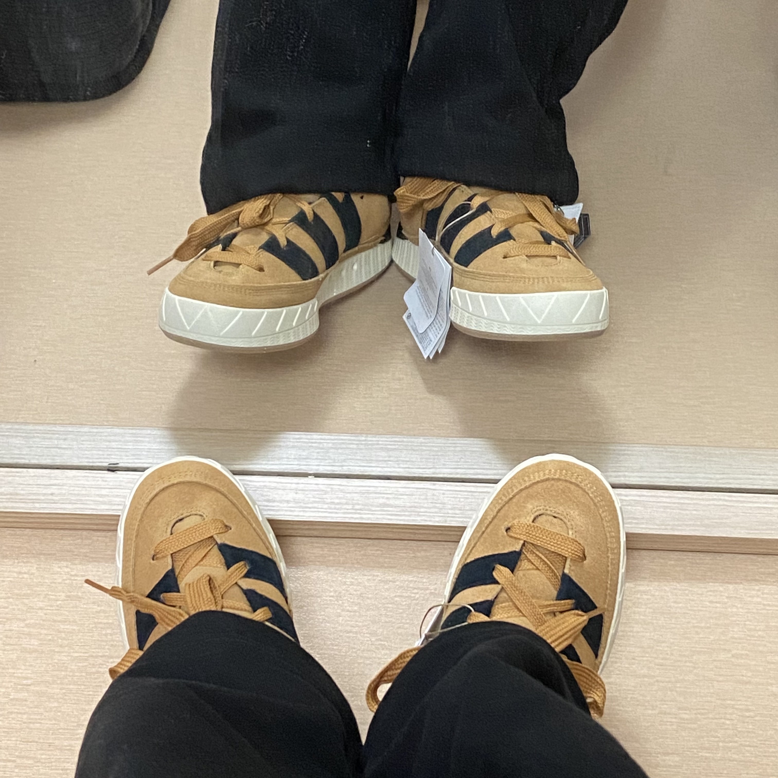 Adidas x Atmos Adimatic OG Shoebox 착용 스타일 - 4