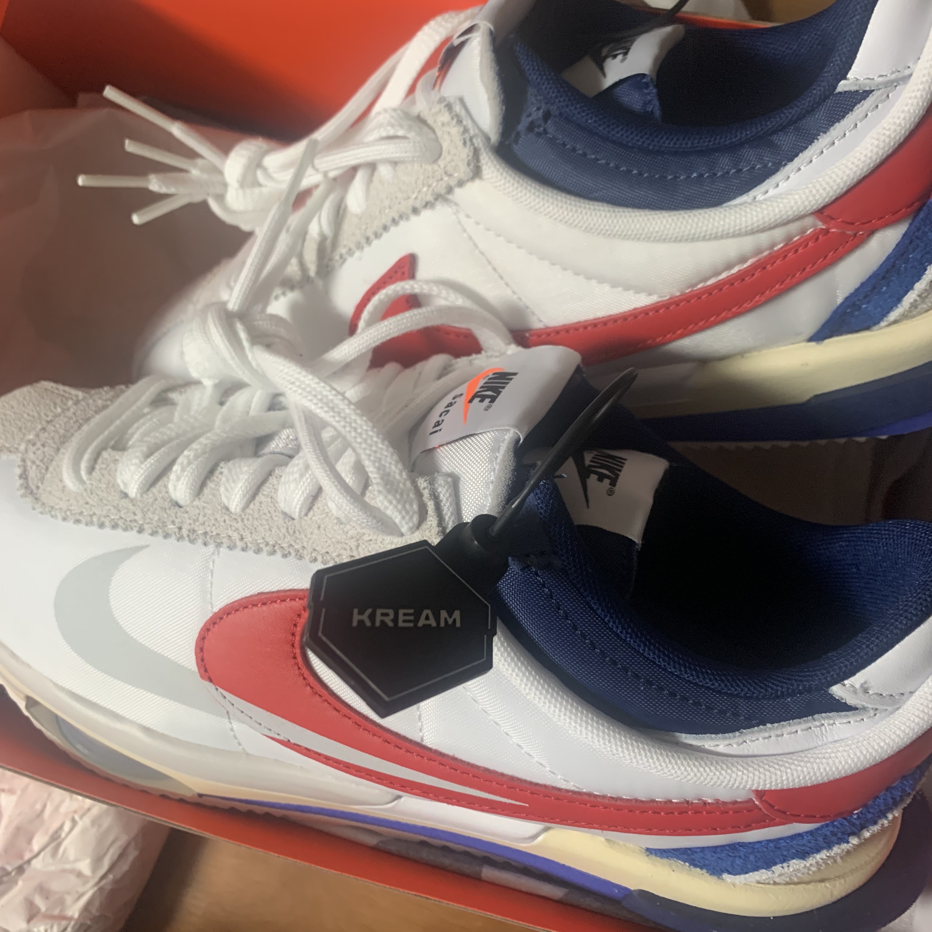 Nike x Sacai Zoom Cortez SP White and University Red 착용 스타일