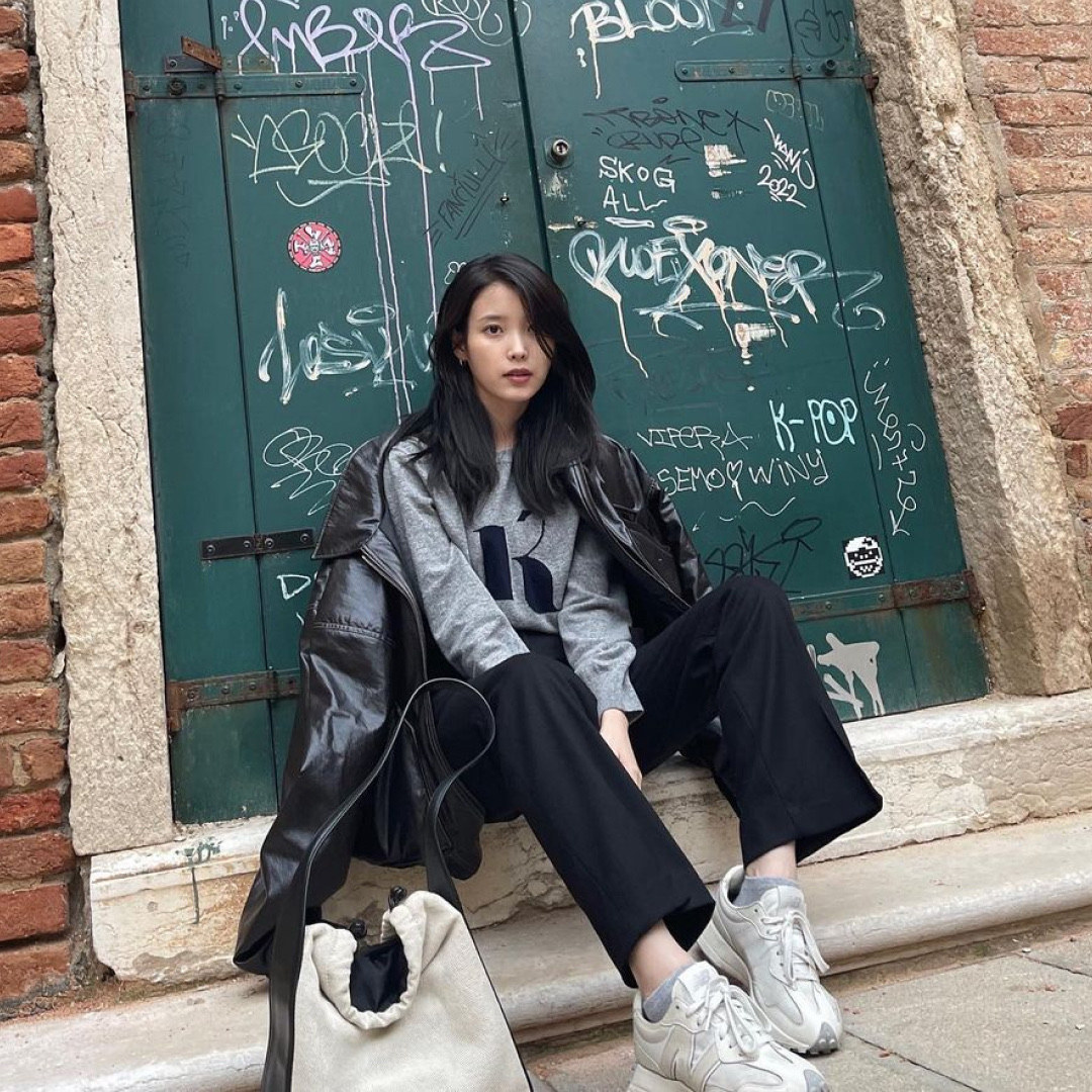 New Balance 327 Shifted White Pack 착용 스타일 - 2