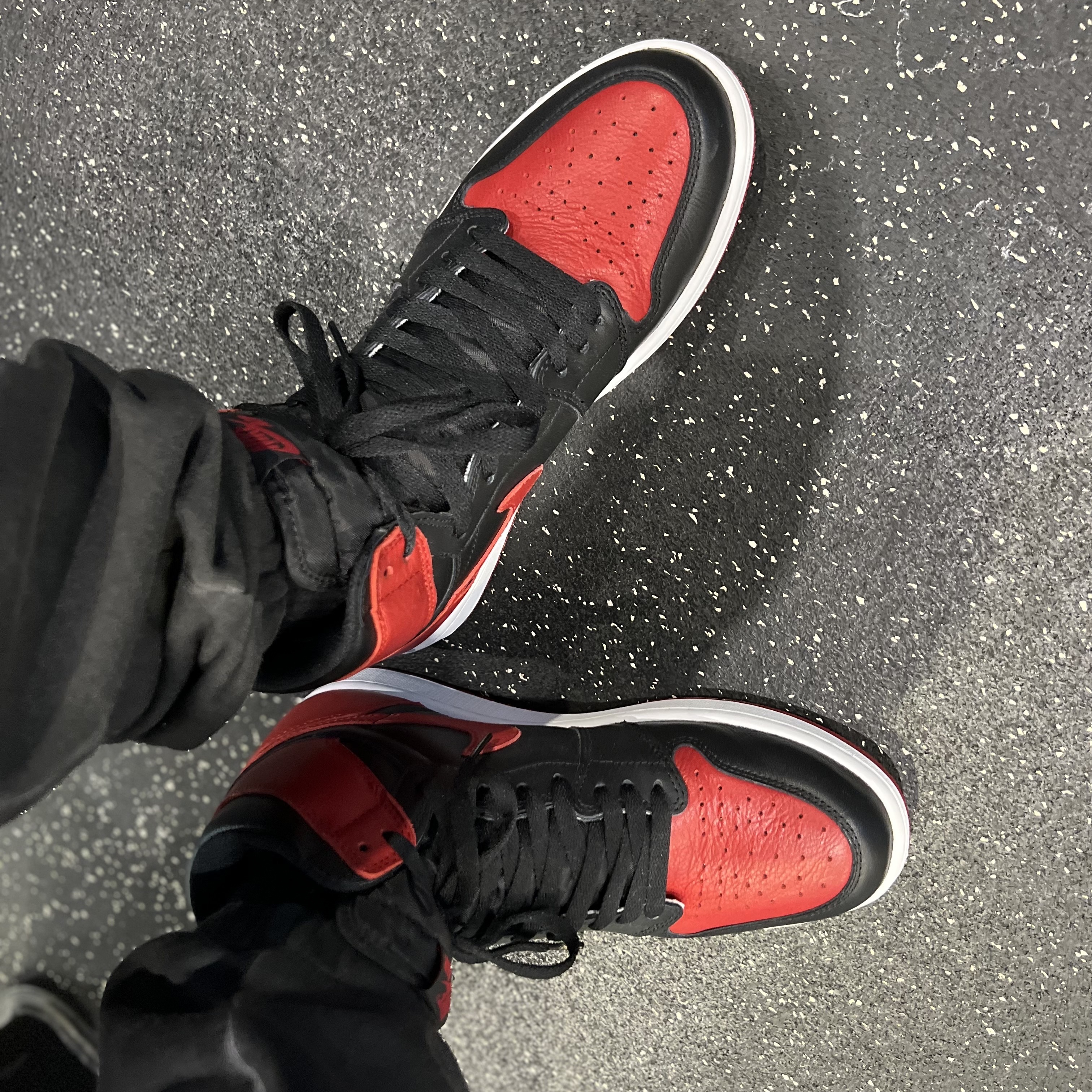 Jordan 1 Retro High OG Bred Banned 2016 착용 스타일 - 2