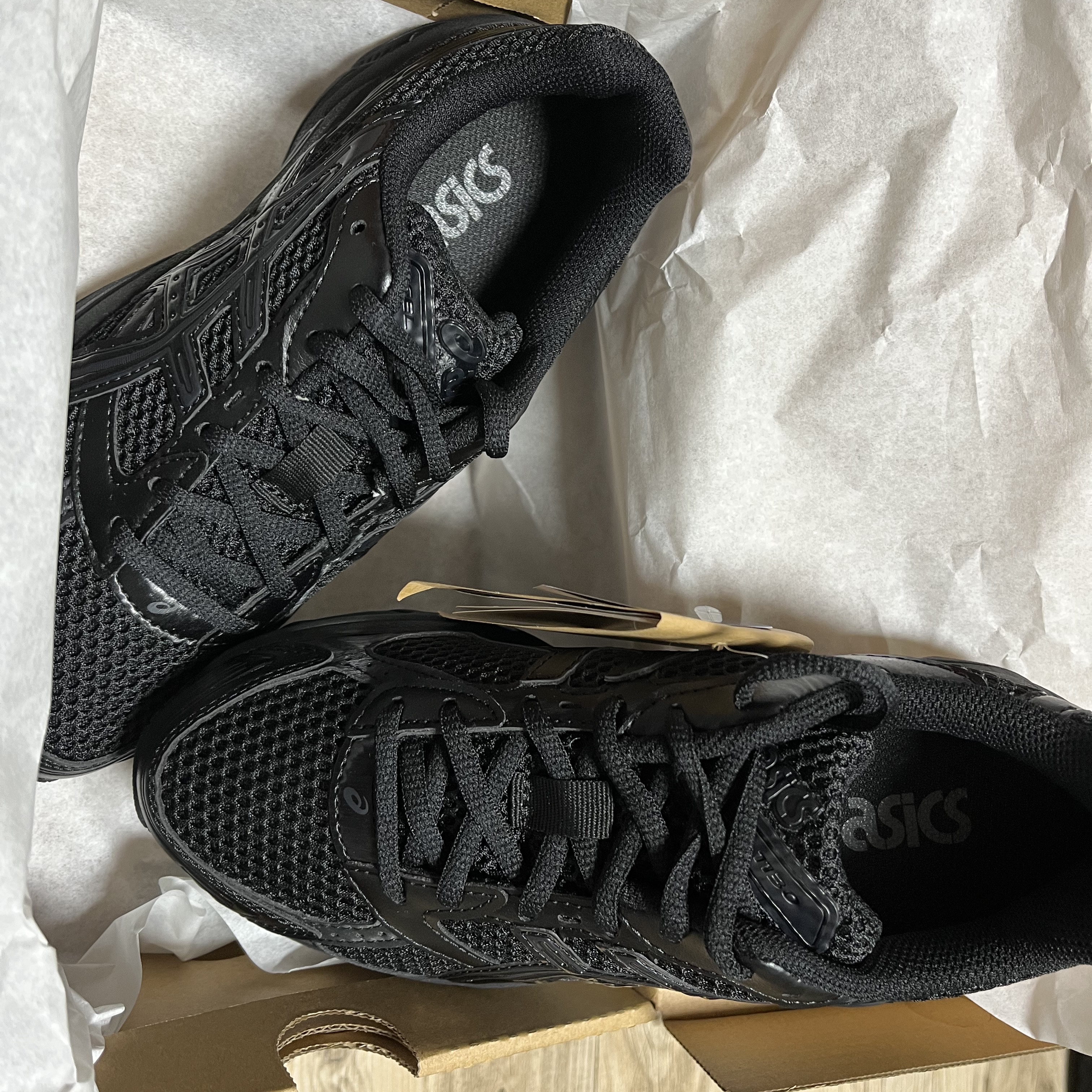 Asics Gel-1130 Black Graphite Grey 착용 스타일 - 1