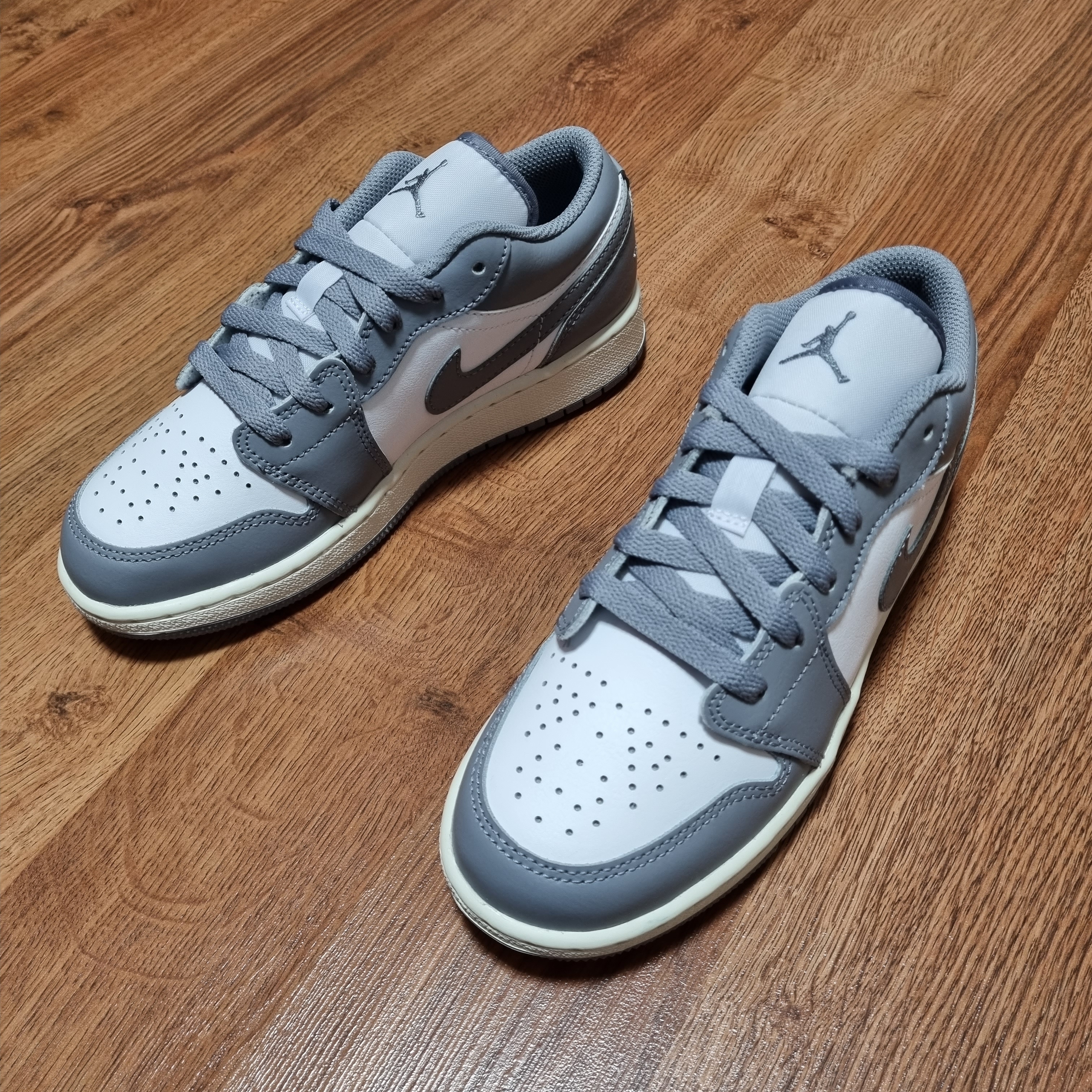 (GS) Jordan 1 Low Stealth and White 착용 스타일 - 2