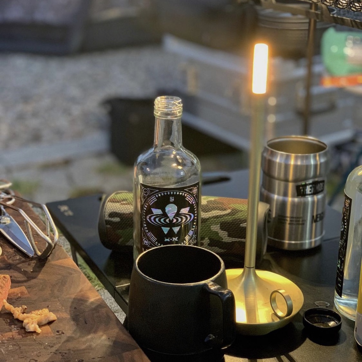 Neighborhood x Thermos S-Can Holder Silver, Neighborhood NH. Ode / P-Mug Cup Black 착용 스타일