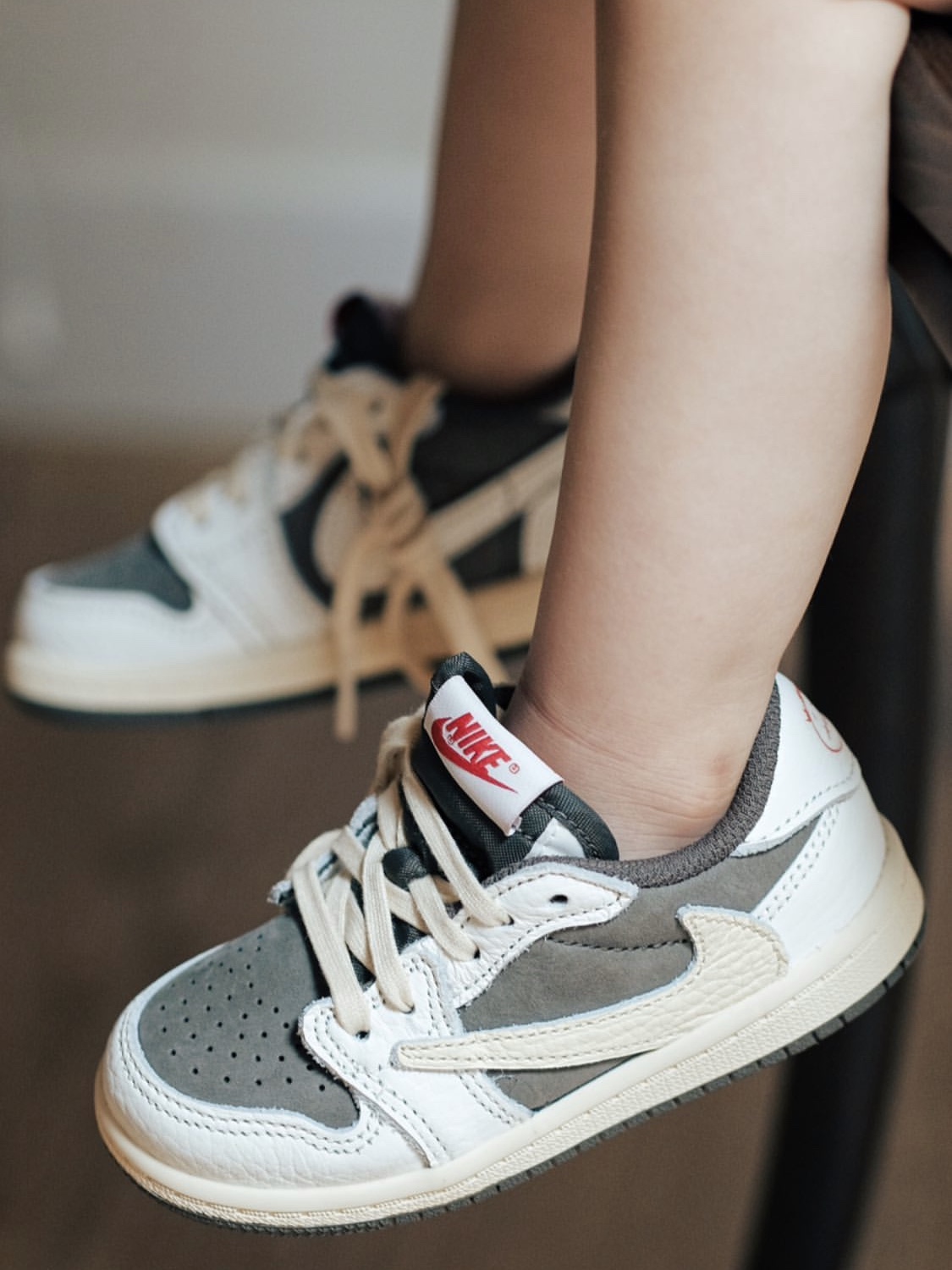 (TD) Jordan 1 x Travis Scott Retro Low OG SP Sail and Ridgerock 착용 스타일