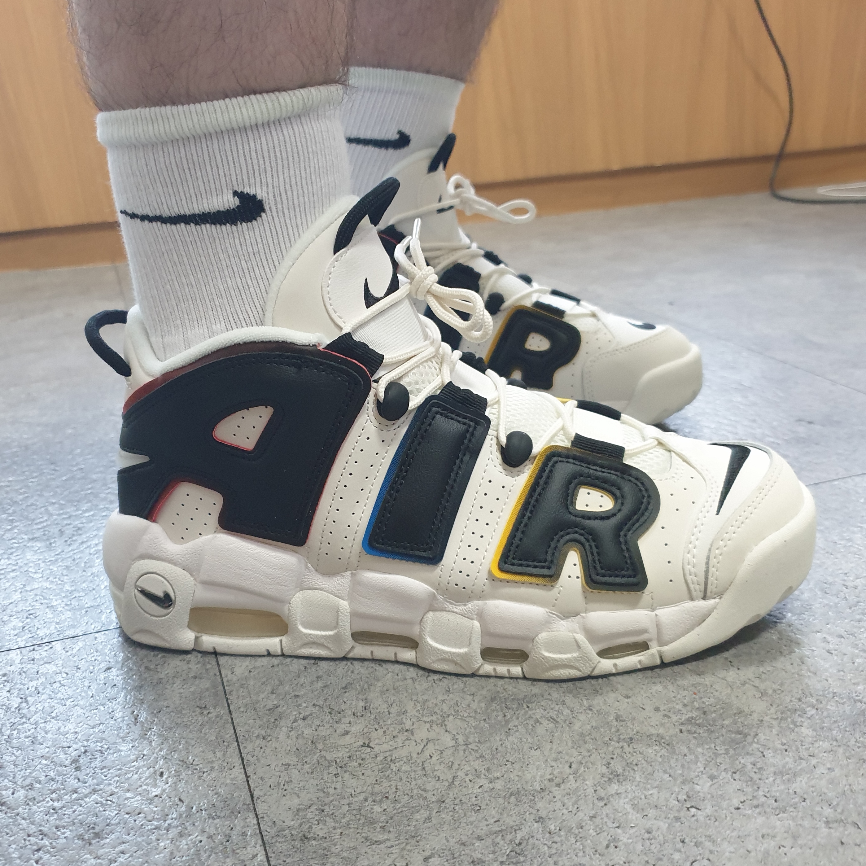 Nike Air More Uptempo 96 Trading Cards 착용 스타일 - 1