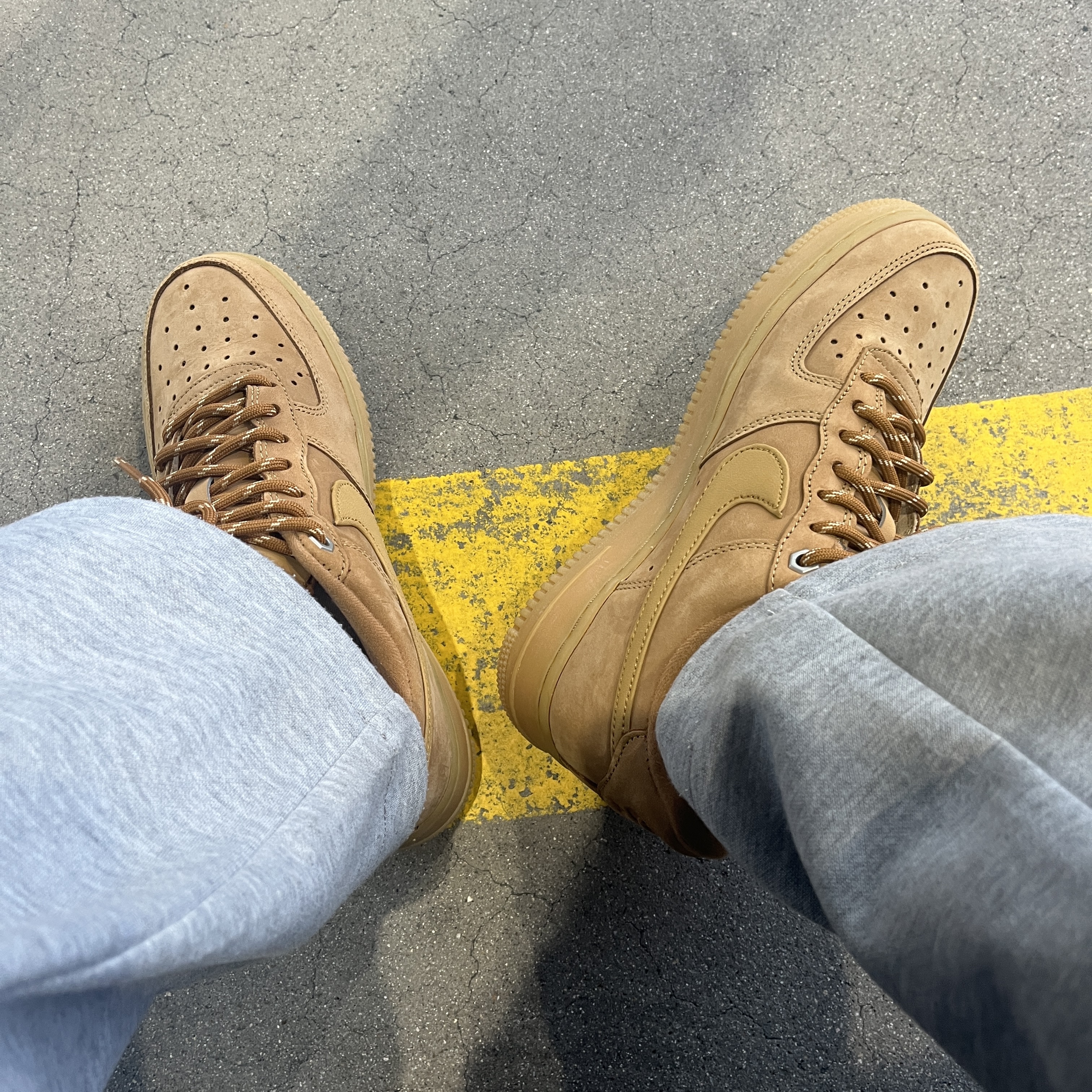 Nike Air Force 1 '07 WB Flax 착용 스타일