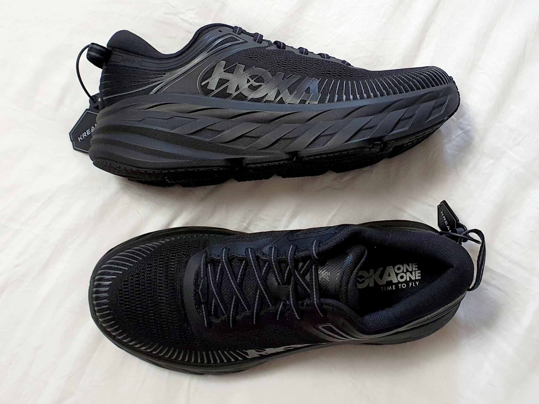 Hoka Bondi 7 Black 착용 스타일 - 1