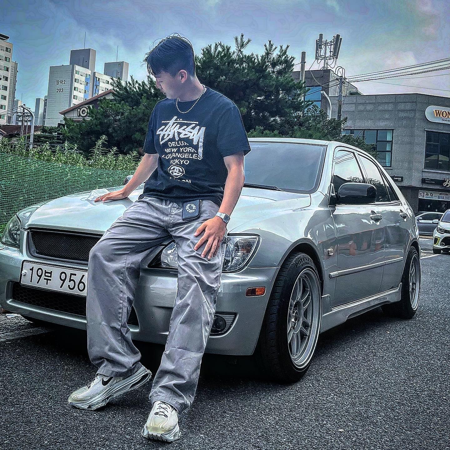 Stussy World Tour T-Shirt Black 착용 스타일