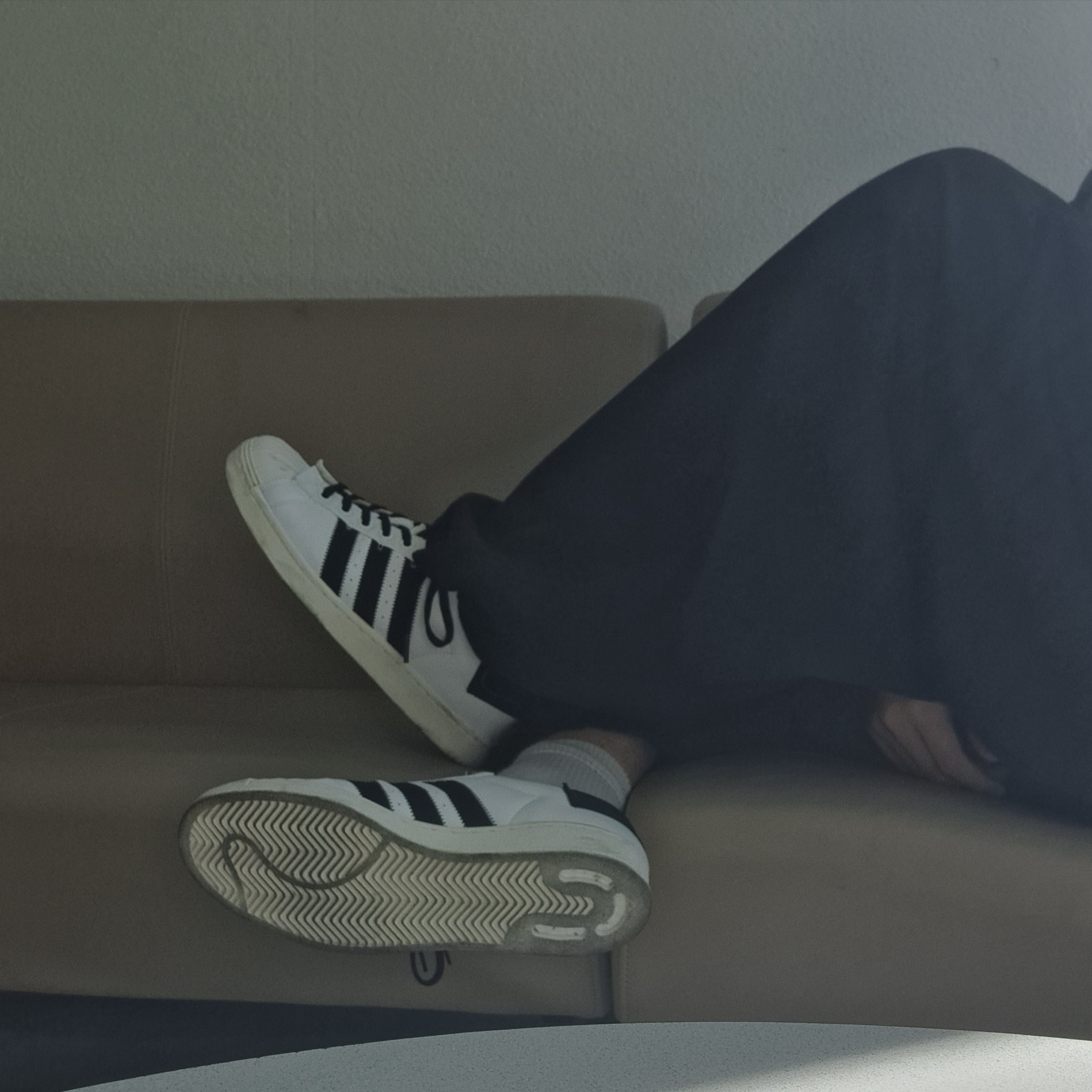 Adidas x Parley Superstar White 착용 스타일 - 1