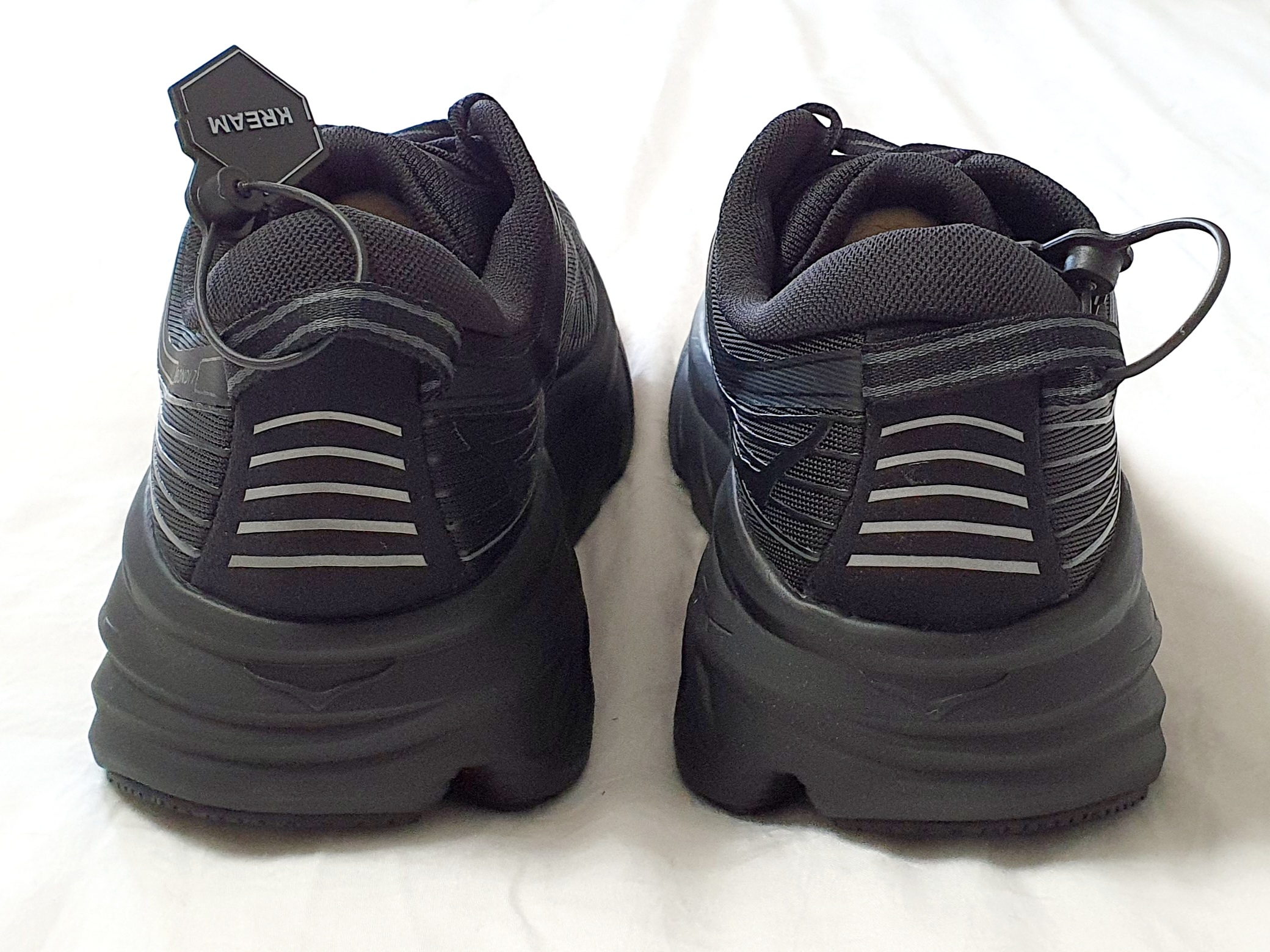 Hoka Bondi 7 Black 착용 스타일 - 3