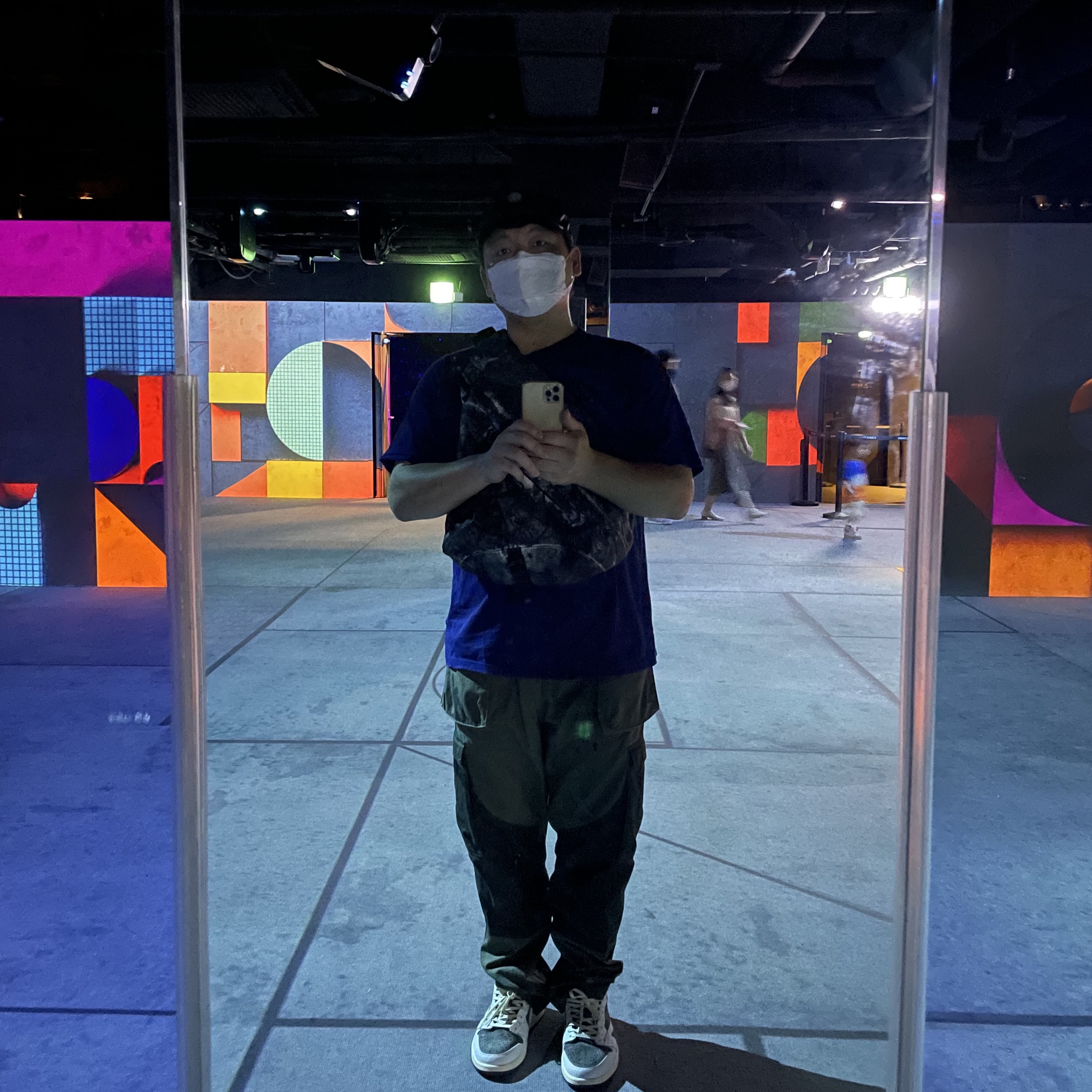 Supreme x Stone Island Painted Camo Nylon 6-Panel Black - 20FW, Supreme x Stone Island Painted Camo Nylon Shoulder Bag Black - 20FW 착용 스타일