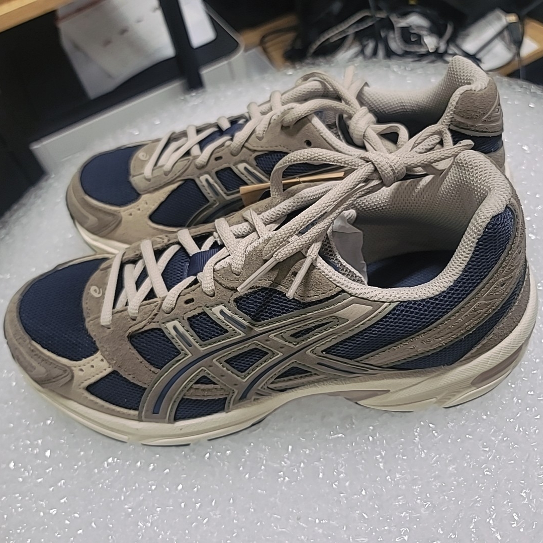 Asics Gel-1130 Tarmac Mink 착용 스타일 - 2