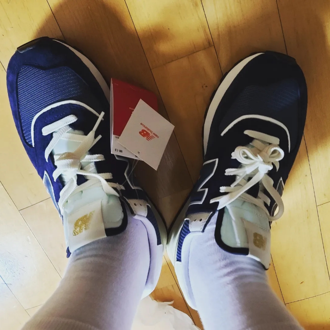 New Balance 574 Legacy Navy 착용 스타일 - 2