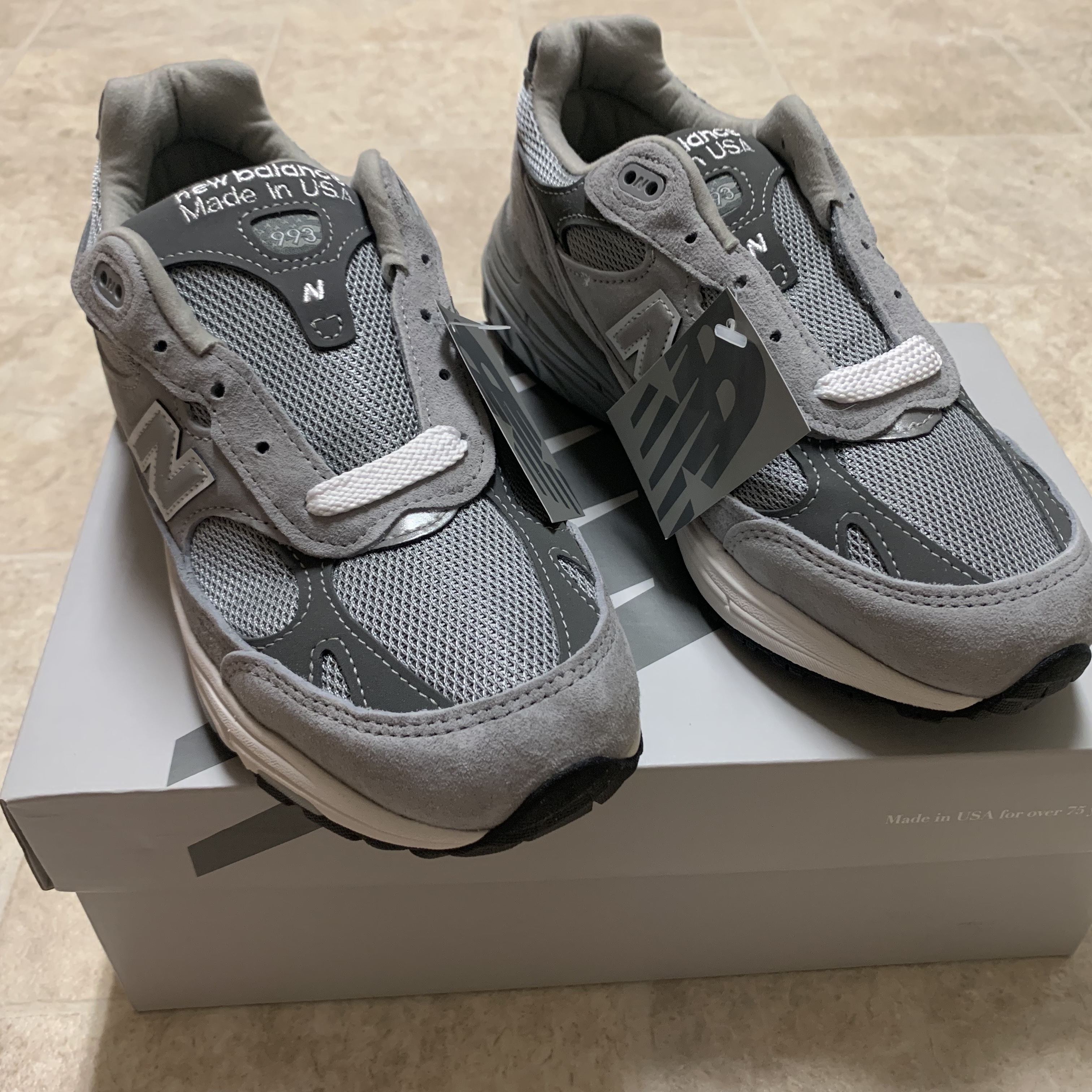 (W) New Balance 993 Made in USA Grey - B Standard 착용 스타일