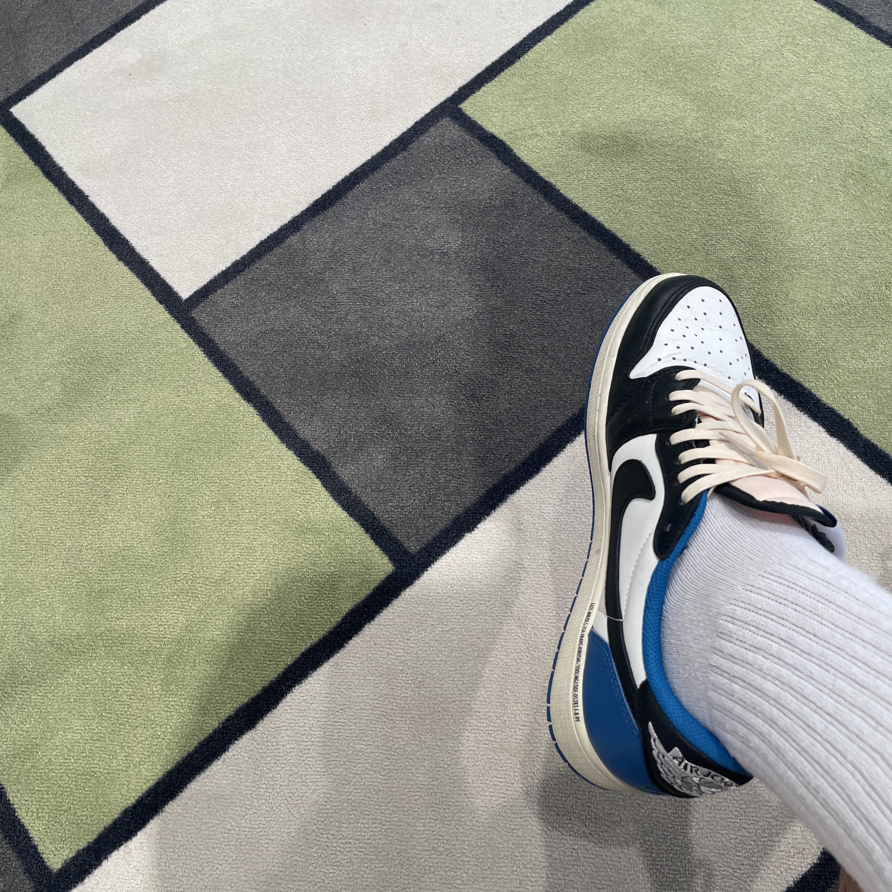 Jordan 1 x Travis Scott x Fragment Retro Low OG SP Military Blue 착용 스타일