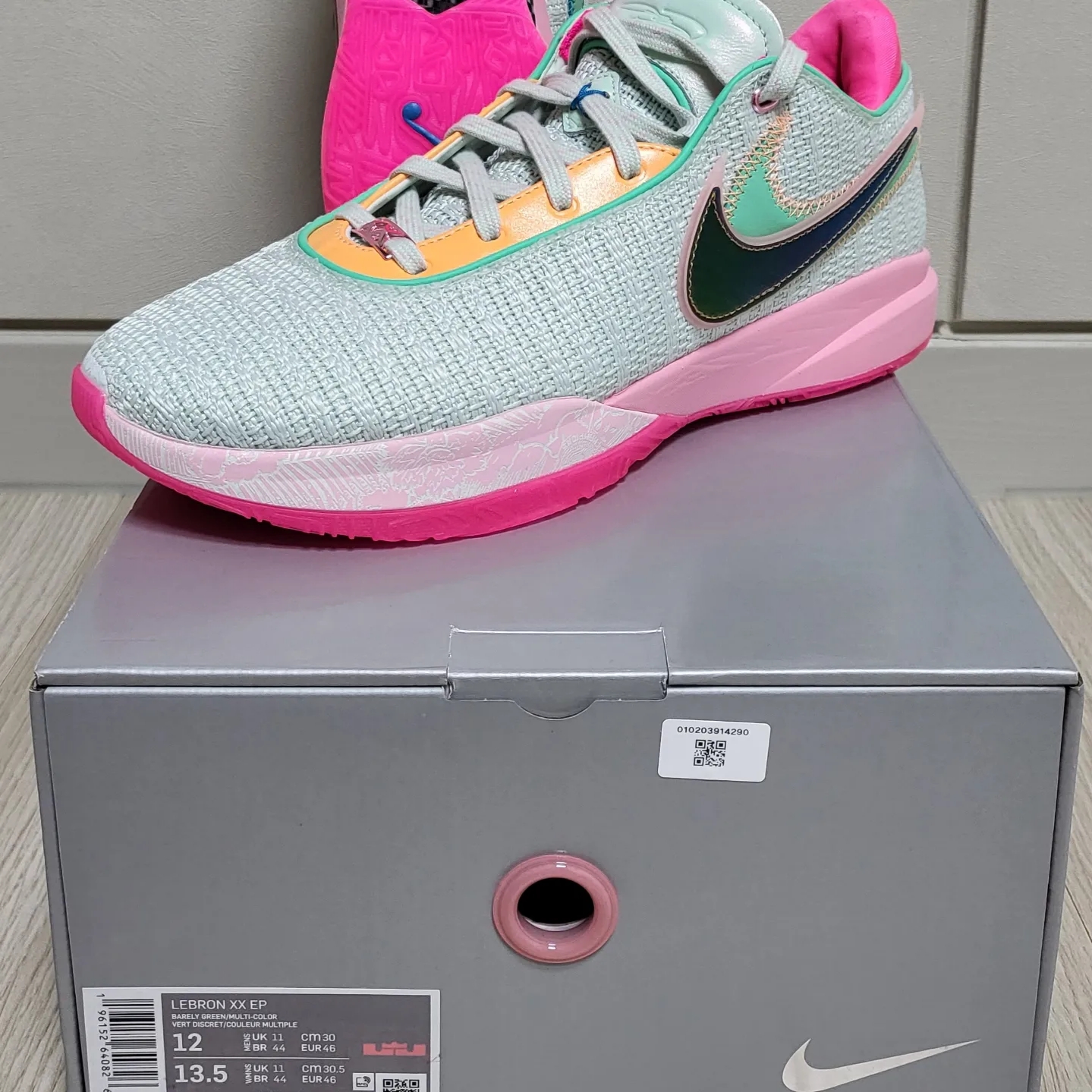 Nike LeBron XX EP Barely Green 착용 스타일 - 3