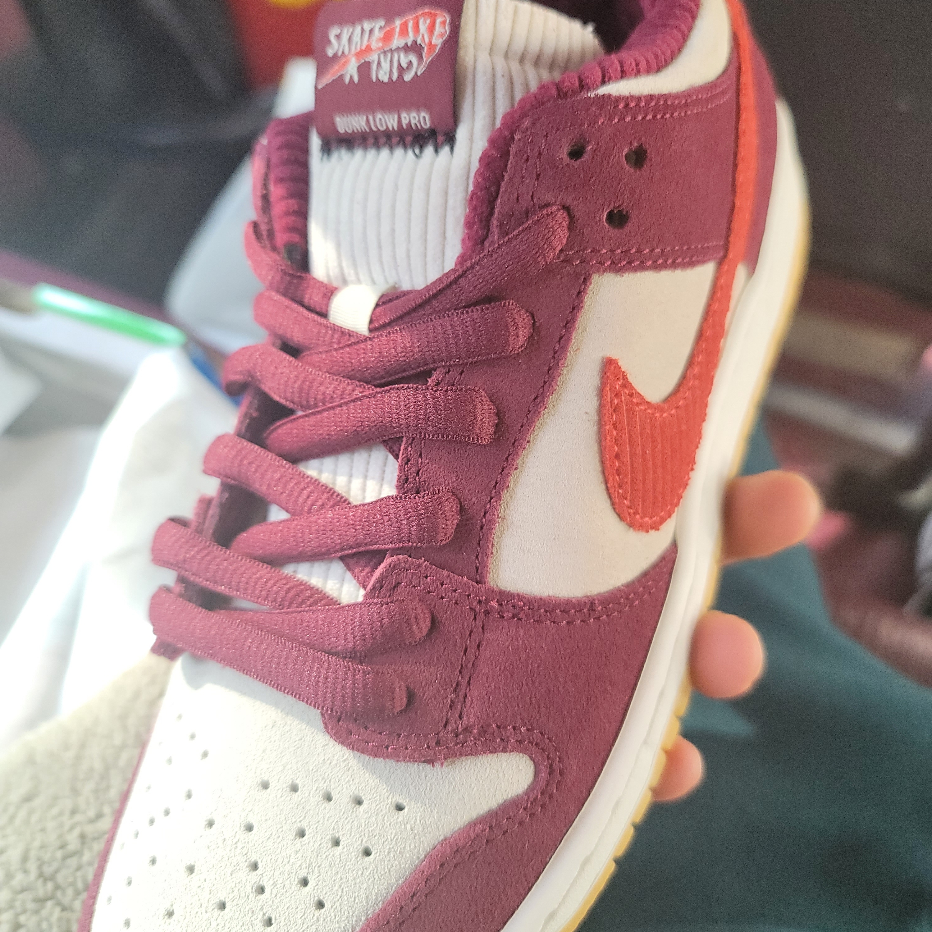 Nike x Skate Like a Girl SB Dunk Low QS Barely Rose 착용 스타일 - 1