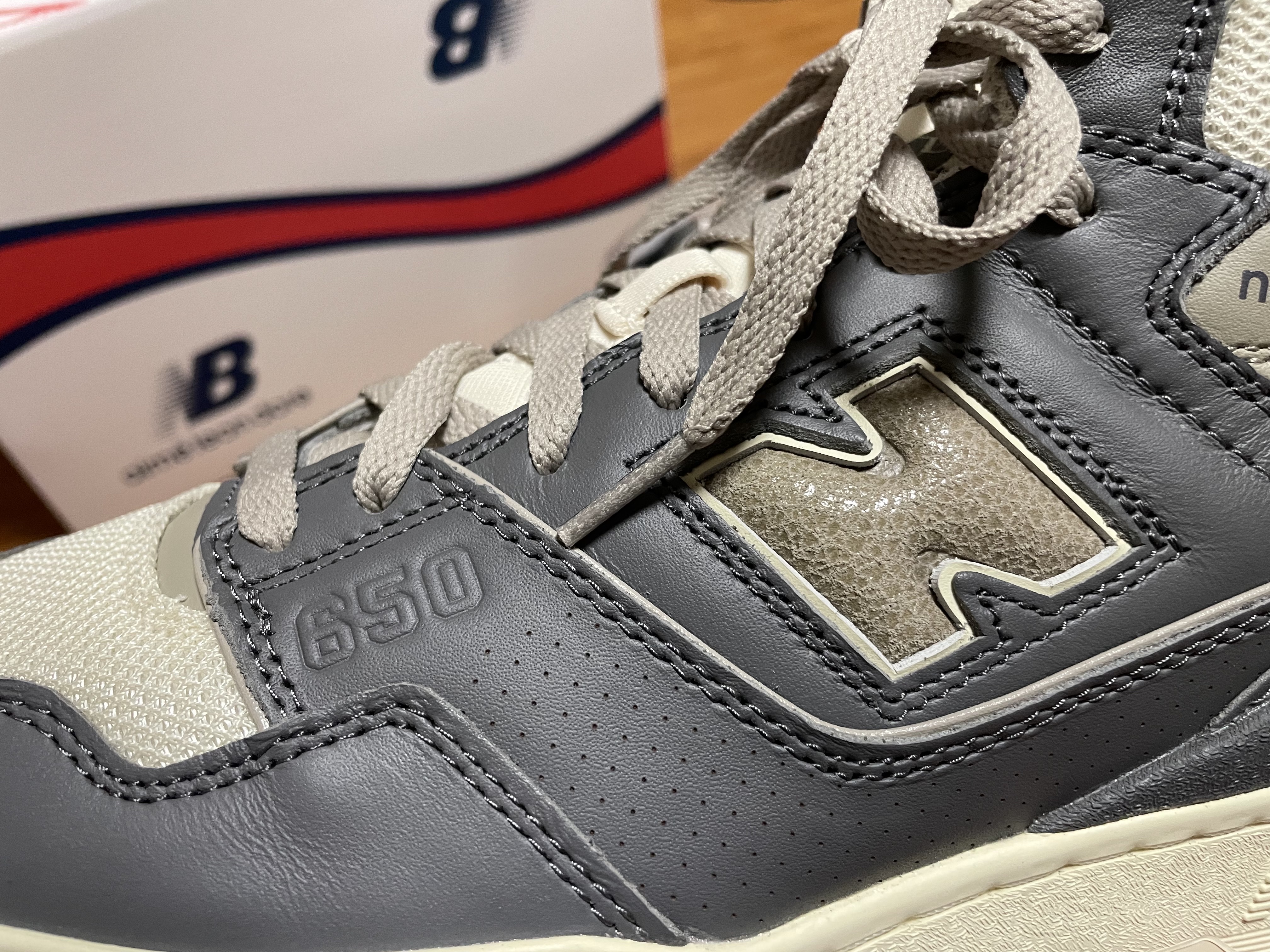 New Balance x Aime Leon Dore 650R Dark Grey 착용 스타일 - 5