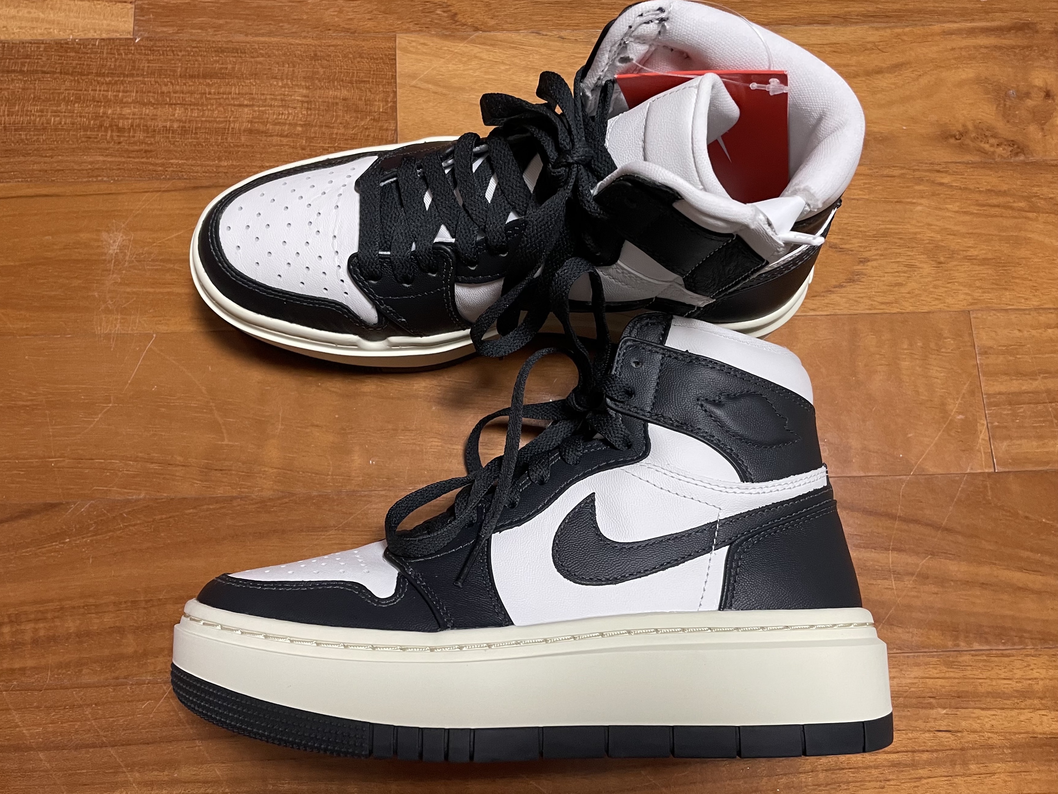 (W) Jordan 1 Elevate High Dark Ash 착용 스타일 - 2