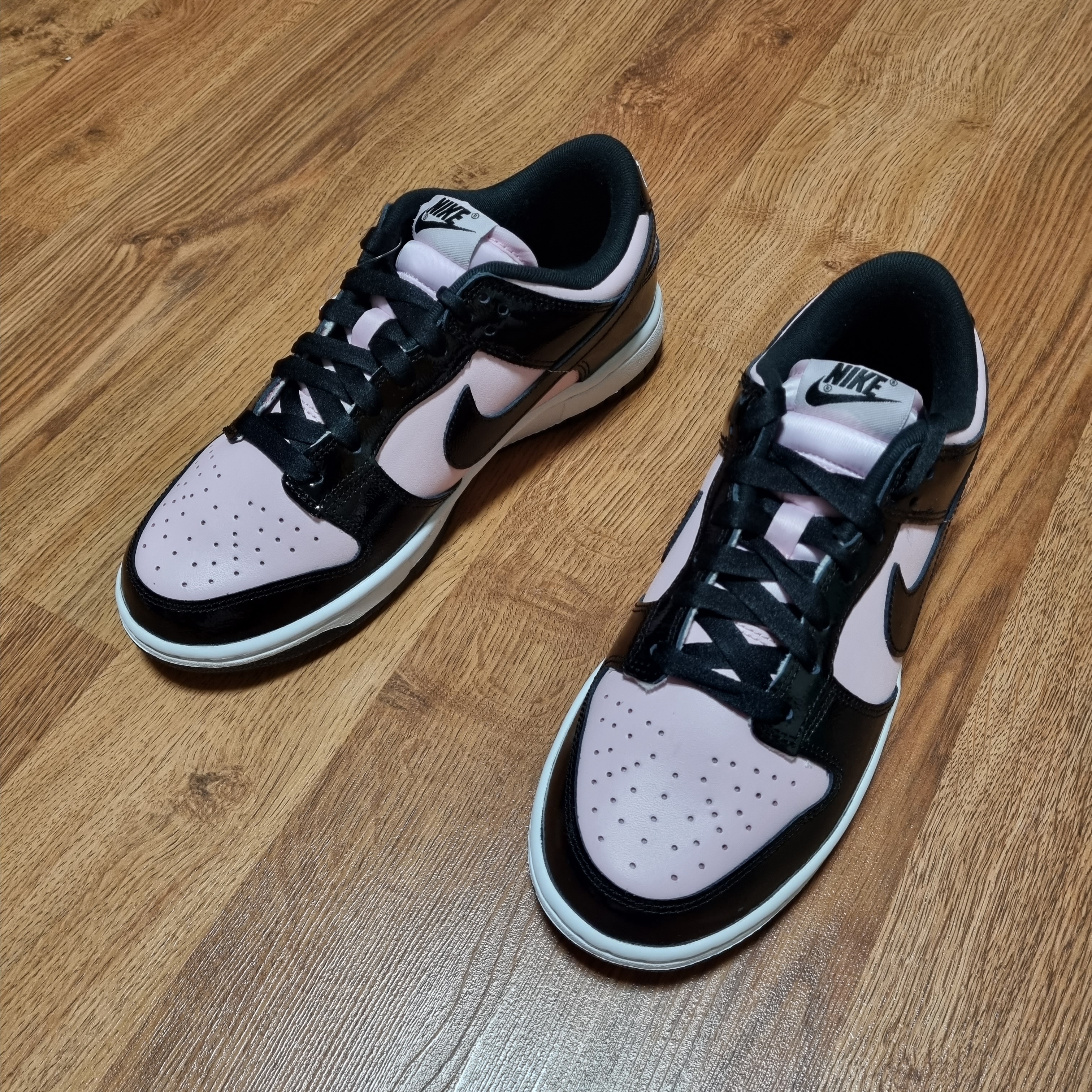 (W) Nike Dunk Low Essential Pink Foam Black 착용 스타일 - 2