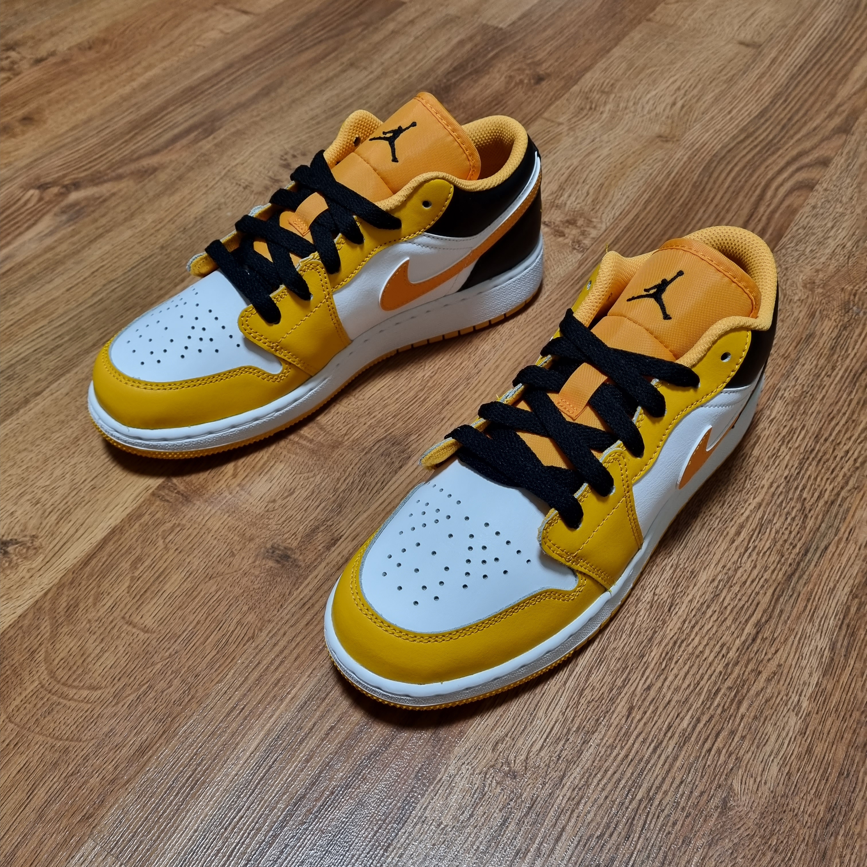 (GS) Jordan 1 Low Taxi 착용 스타일 - 2