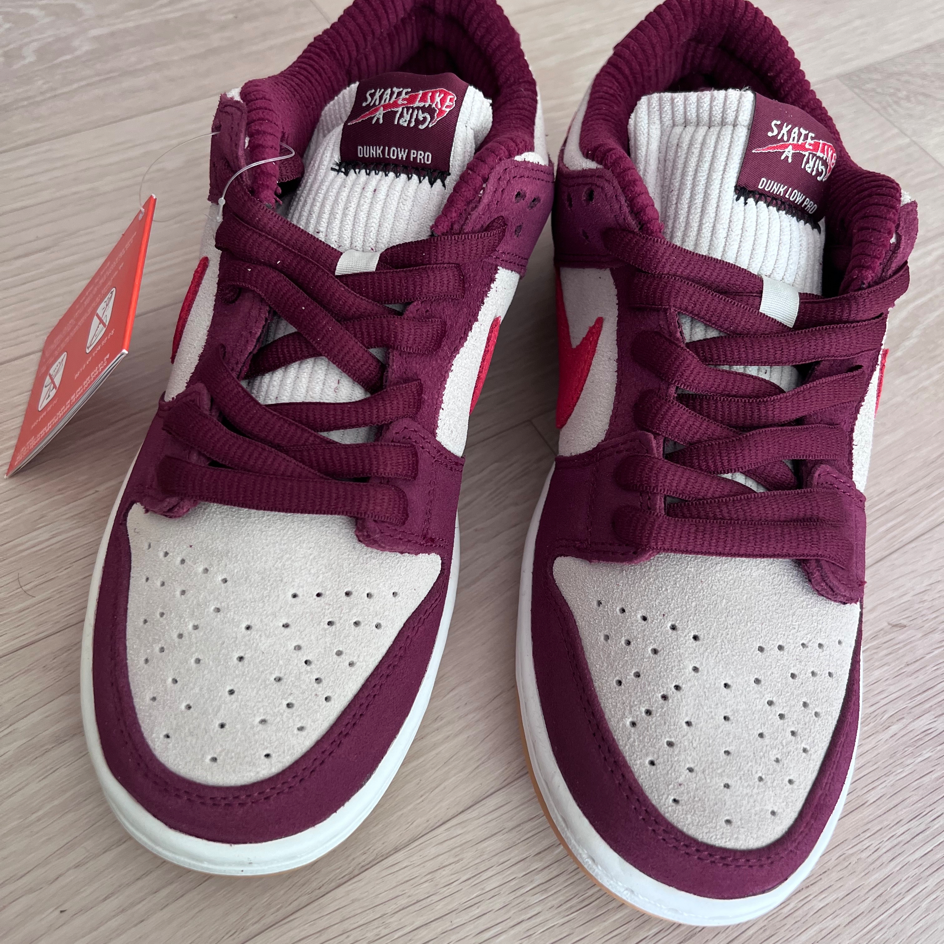 Nike x Skate Like a Girl SB Dunk Low QS Barely Rose 착용 스타일 - 2