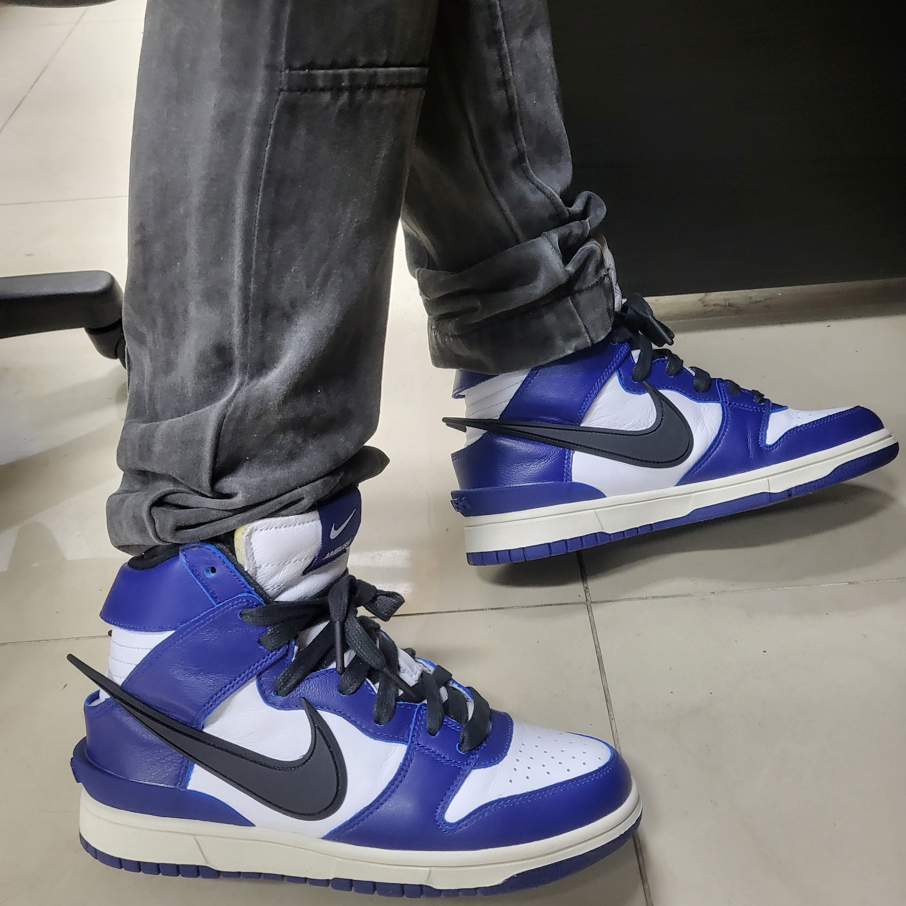 Nike x Ambush Dunk High Deep Royal Blue 착용 스타일 - 3