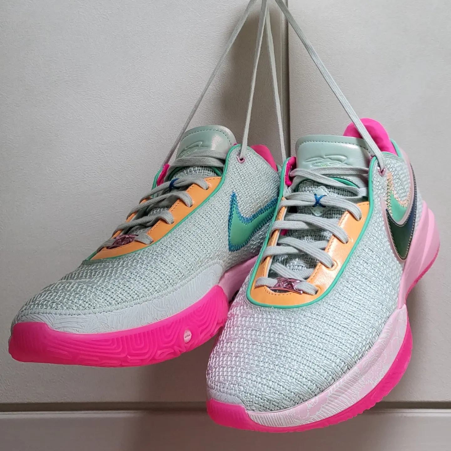 Nike LeBron XX EP Barely Green 착용 스타일 - 1