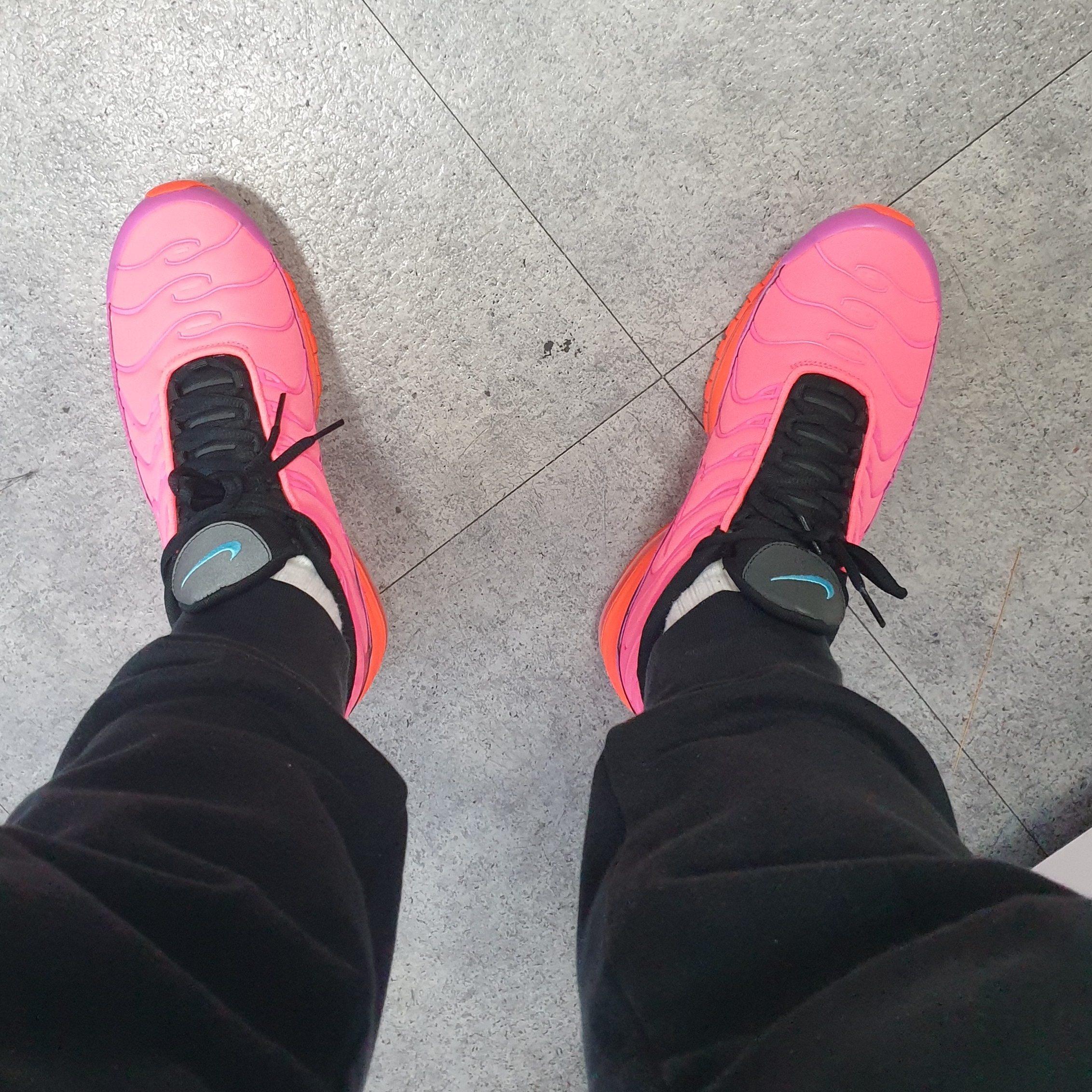 Nike Air Max Plus 97 Racer Pink Hyper Magenta 착용 스타일 - 4