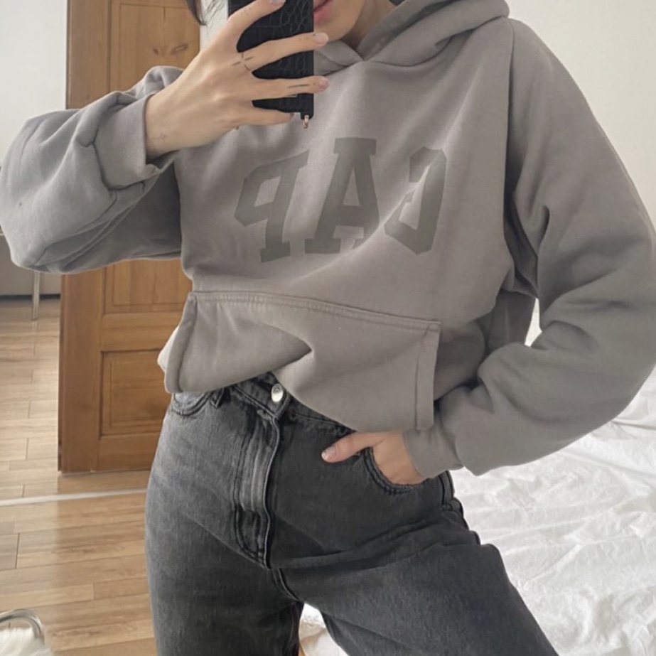 Yeezy Gap Engineered By Balenciaga Dove Shrunken Hoodie Gray 착용 스타일
