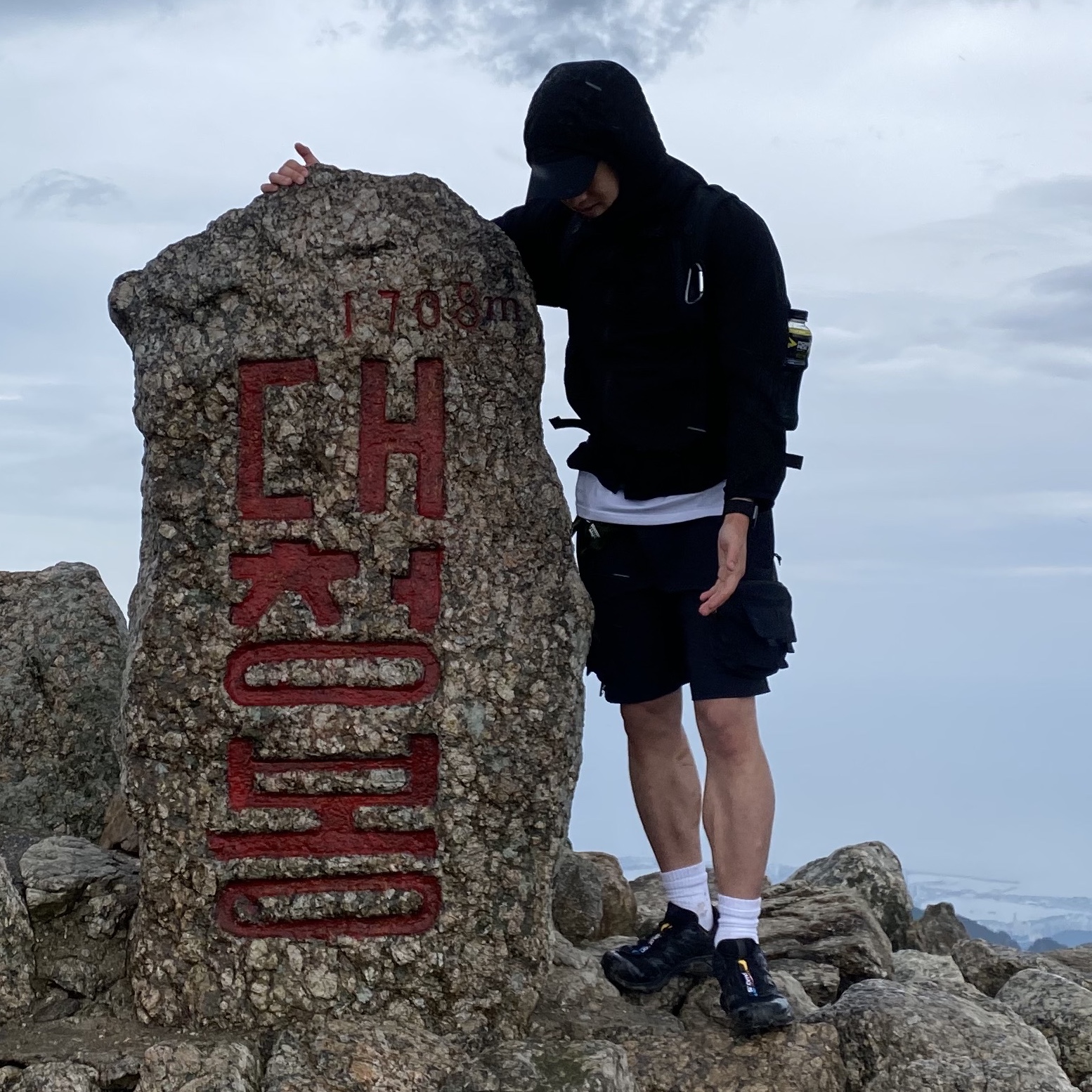 Salomon XT-6 ADV Black, Nike ACG Cargo Shorts Black - Asia 착용 스타일