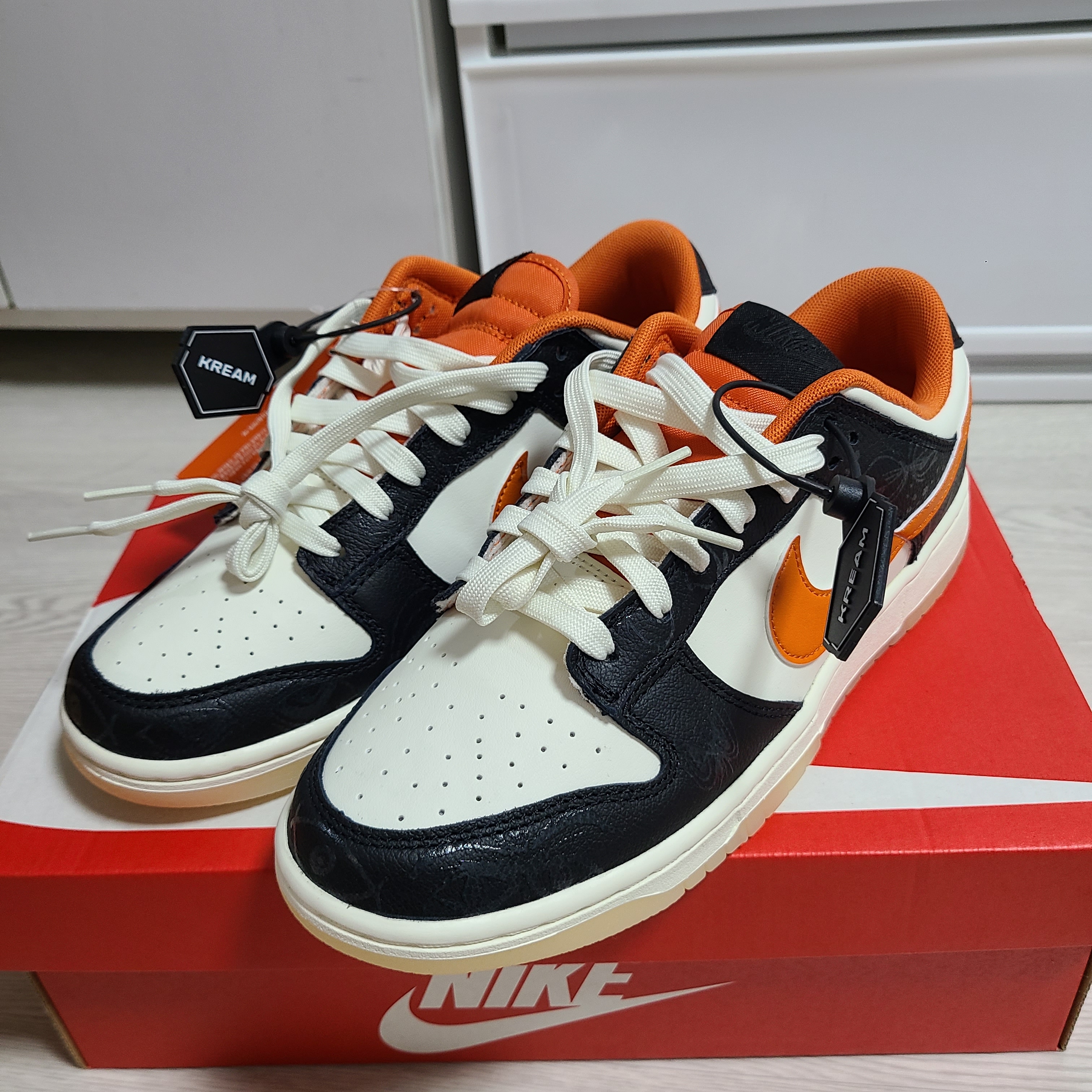 Nike Dunk Low Retro PRM Halloween 착용 스타일