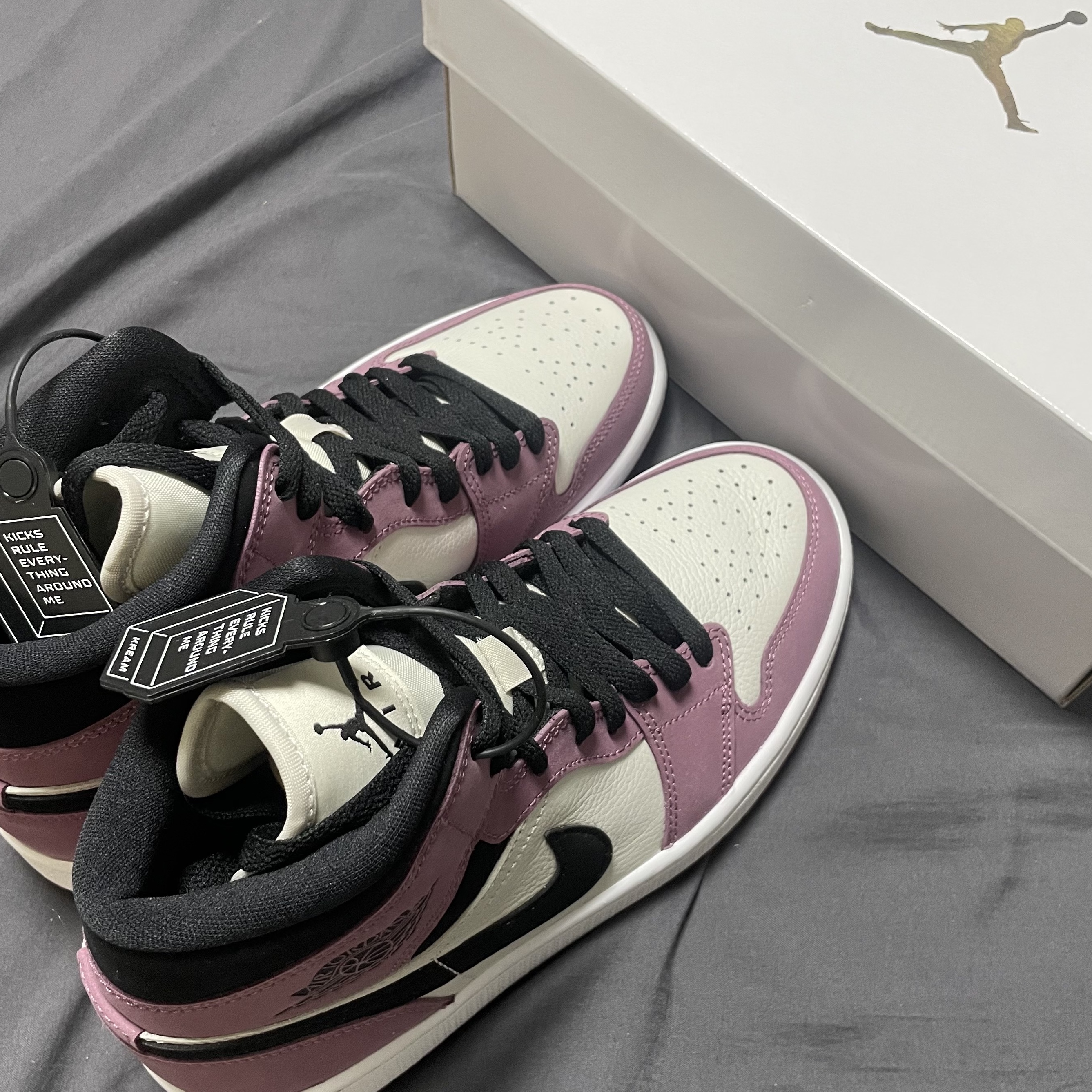 (W) Jordan 1 Mid SE Light Mulberry 착용 스타일