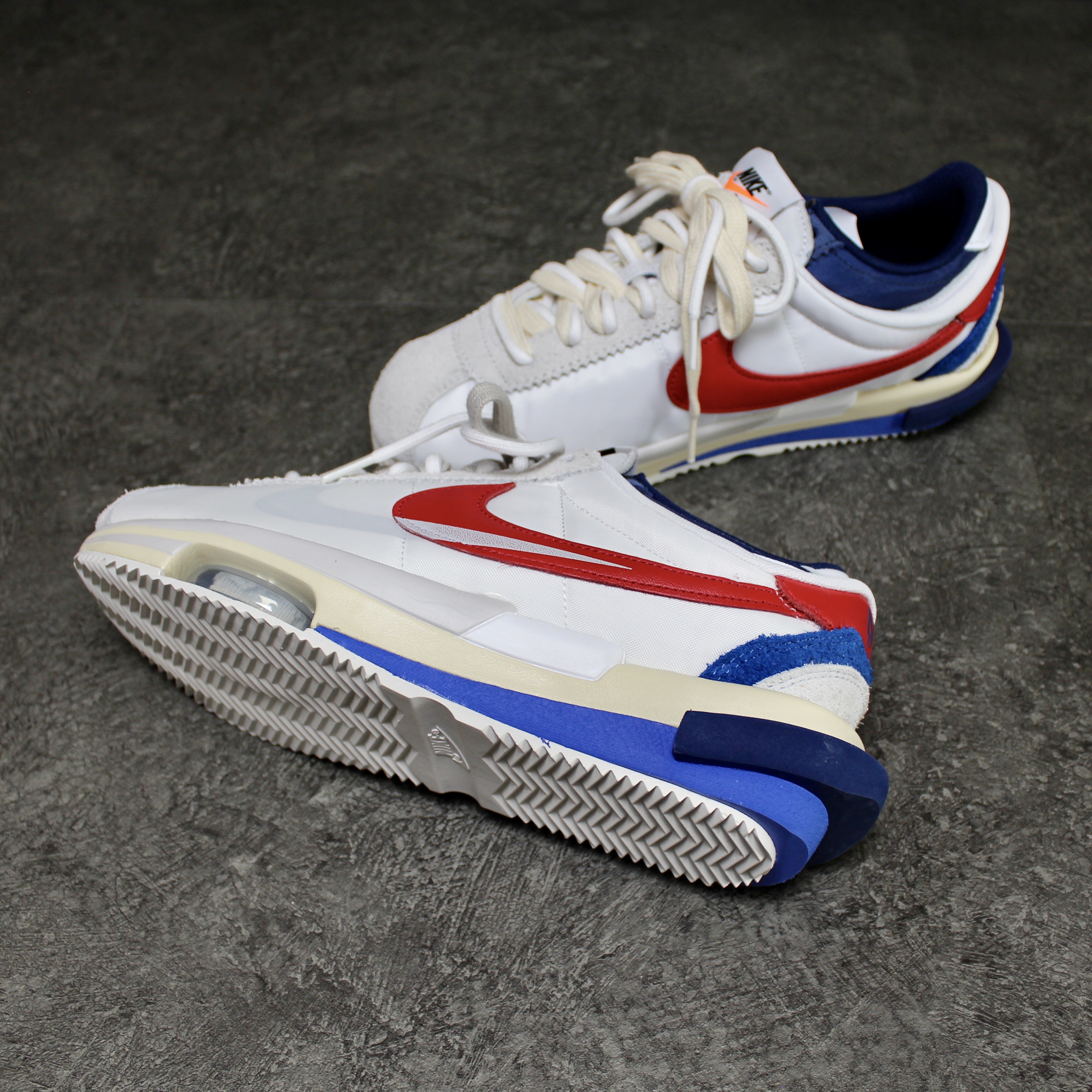 Nike x Sacai Zoom Cortez SP White and University Red 착용 스타일 - 1