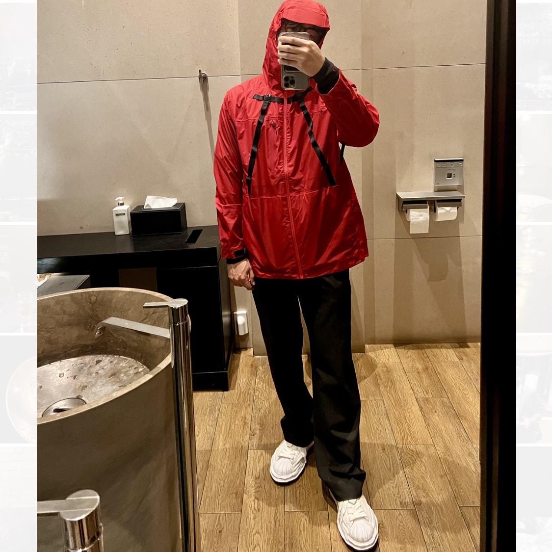 Maison Mihara Yasuhiro Blakey OG Sole Leather Low-top Sneakers White, Nike x Matthew M Williams NRG SE Jacket University Red 착용 스타일