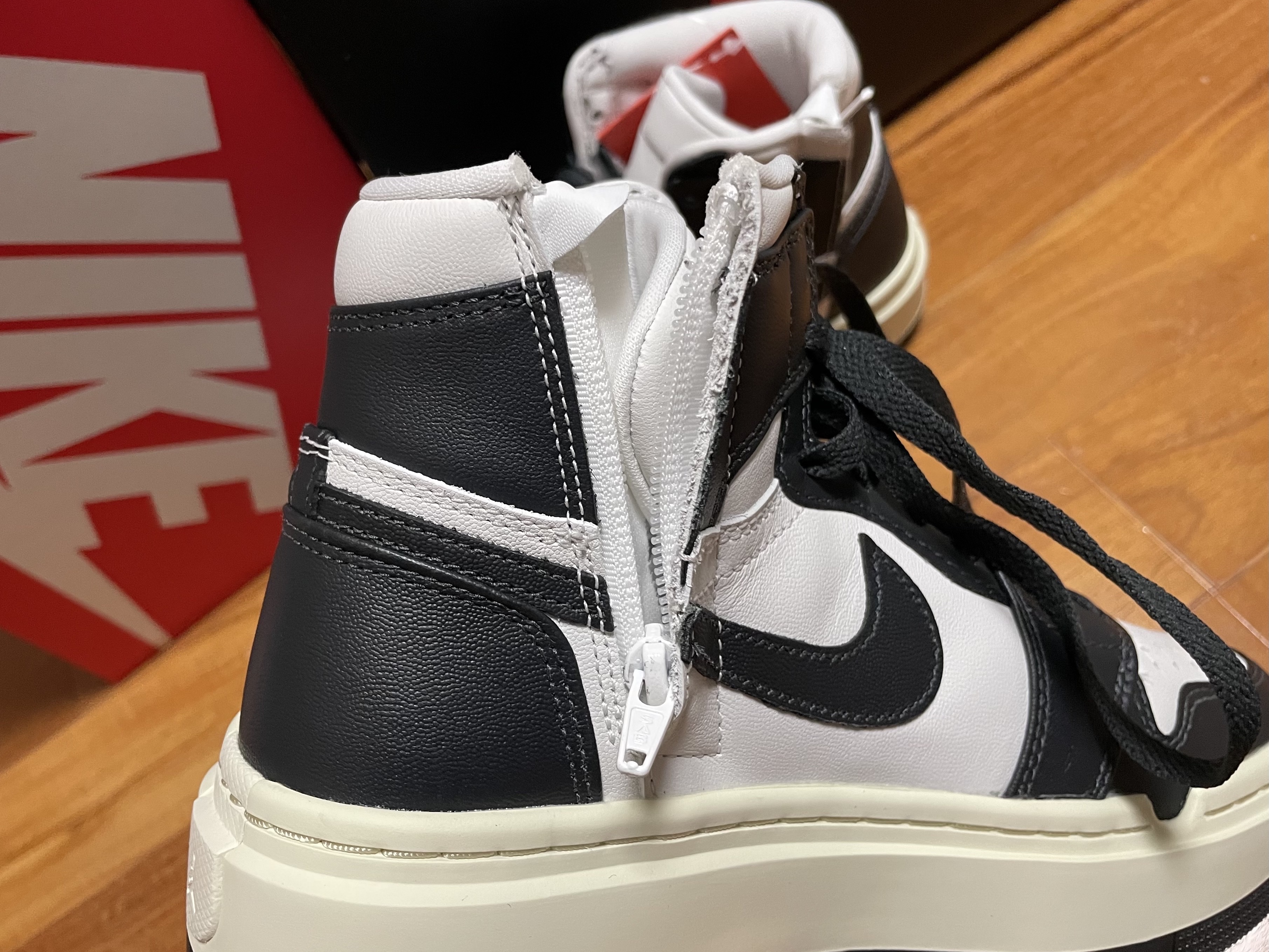(W) Jordan 1 Elevate High Dark Ash 착용 스타일 - 4