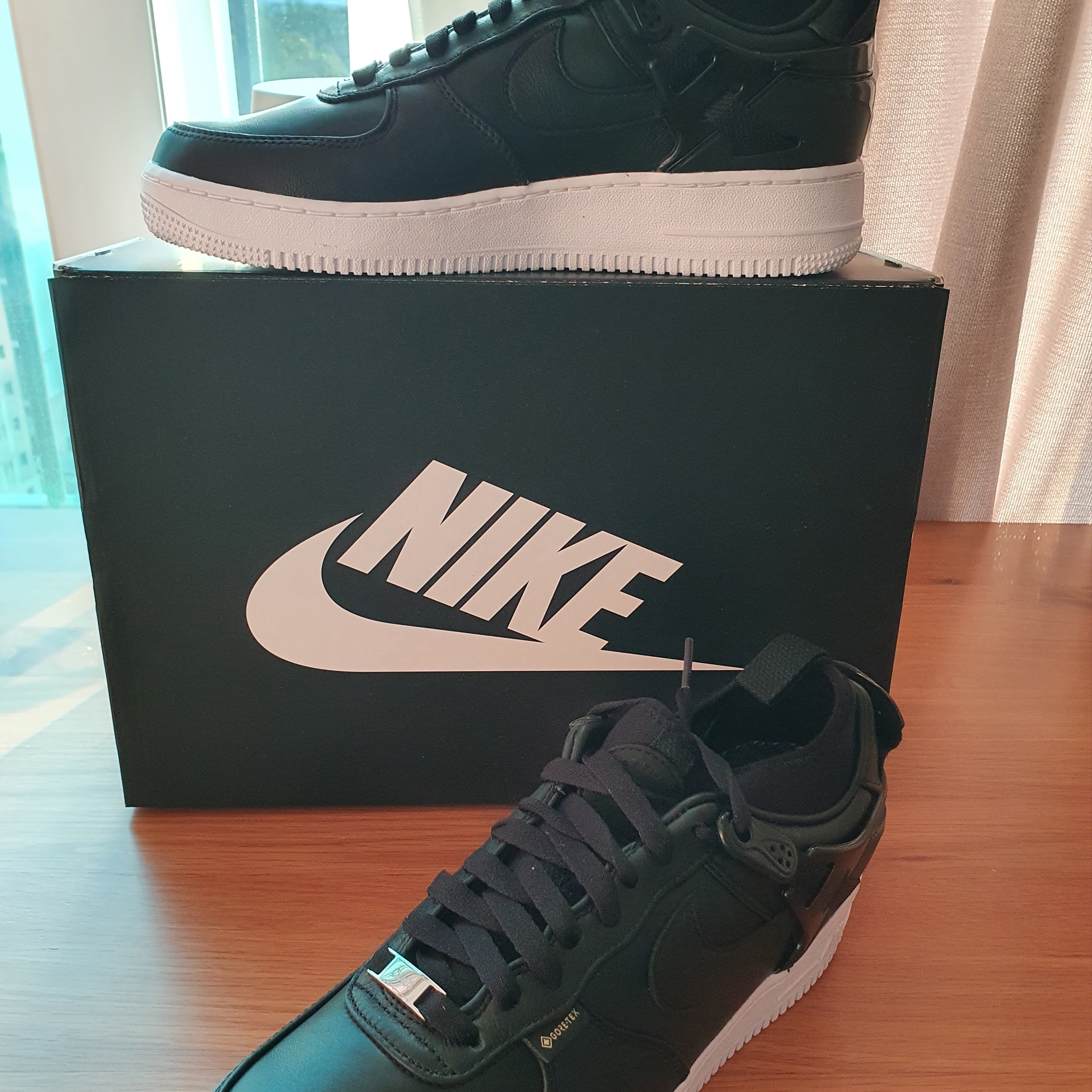 Nike x Undercover Air Force 1 Low SP Black 착용 스타일 - 5