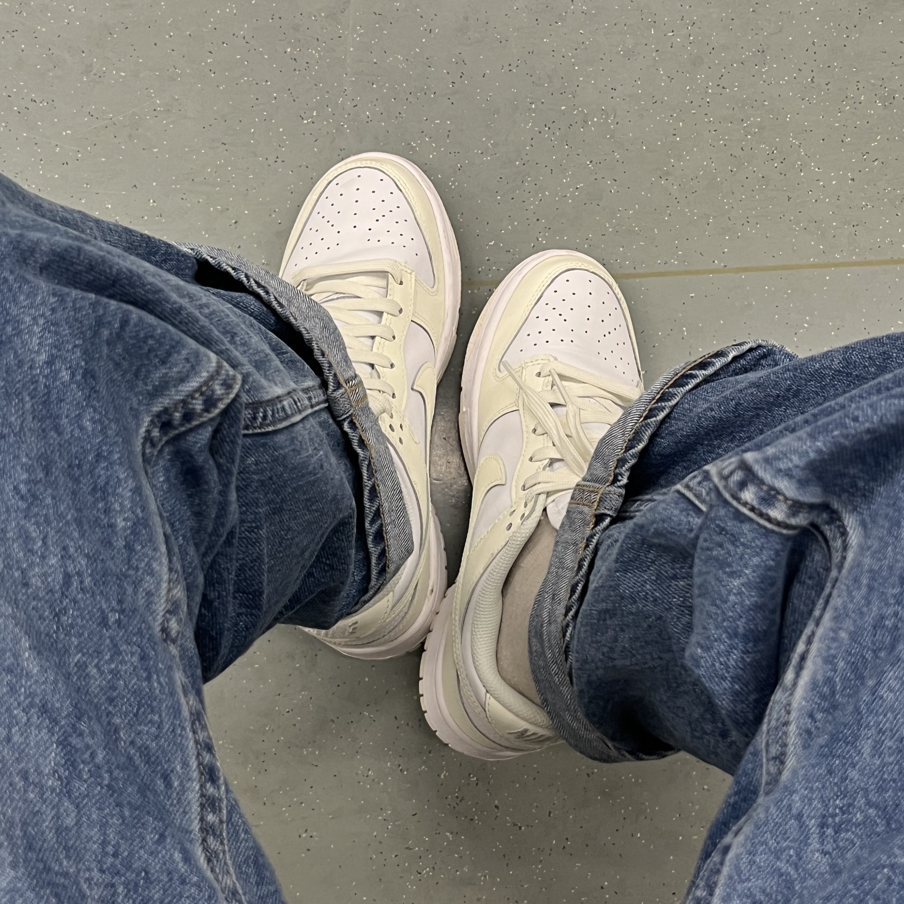 (W) Nike Dunk Low White and Sail 착용 스타일