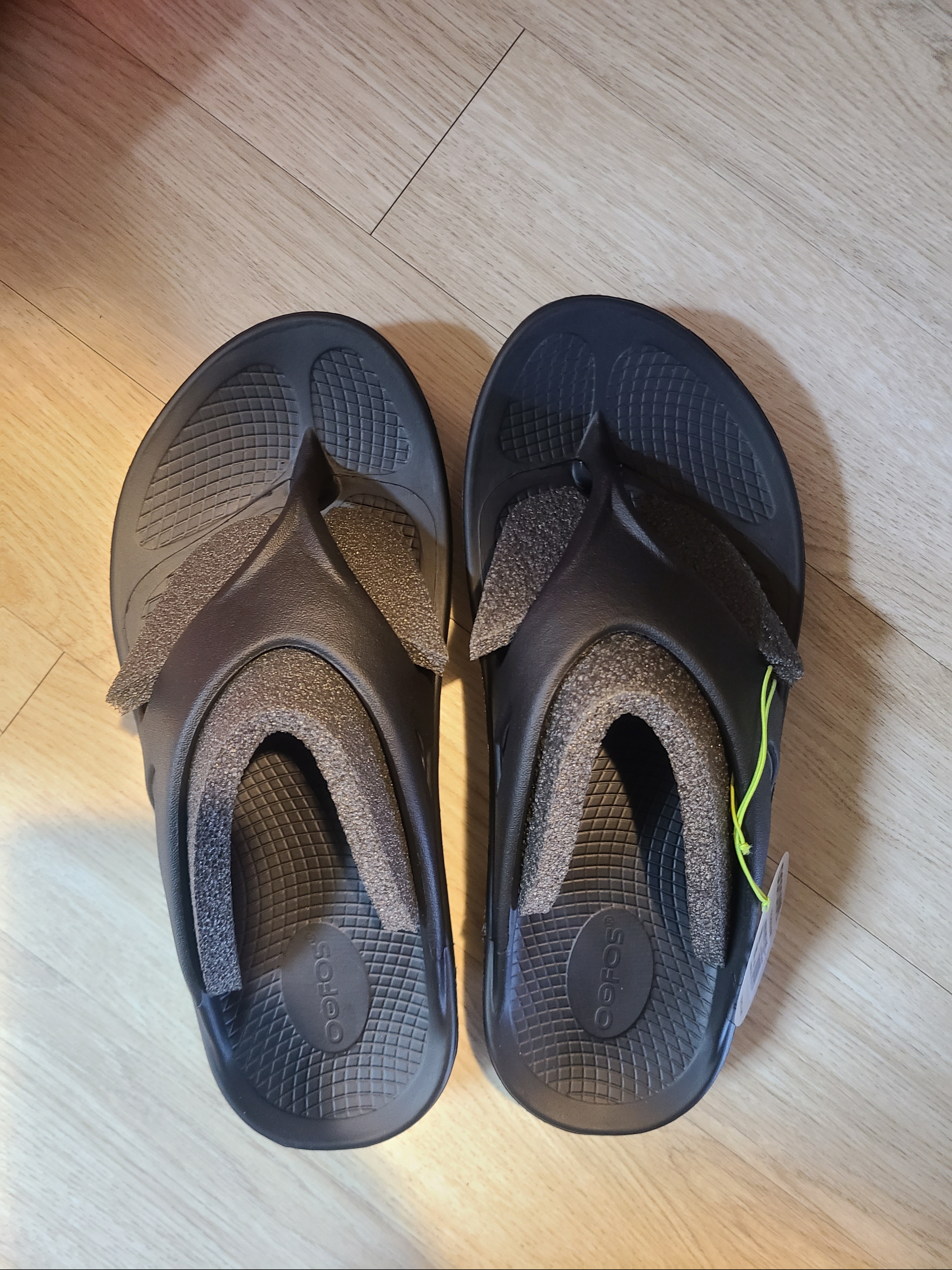 Oofos OOriginal Black 착용 스타일