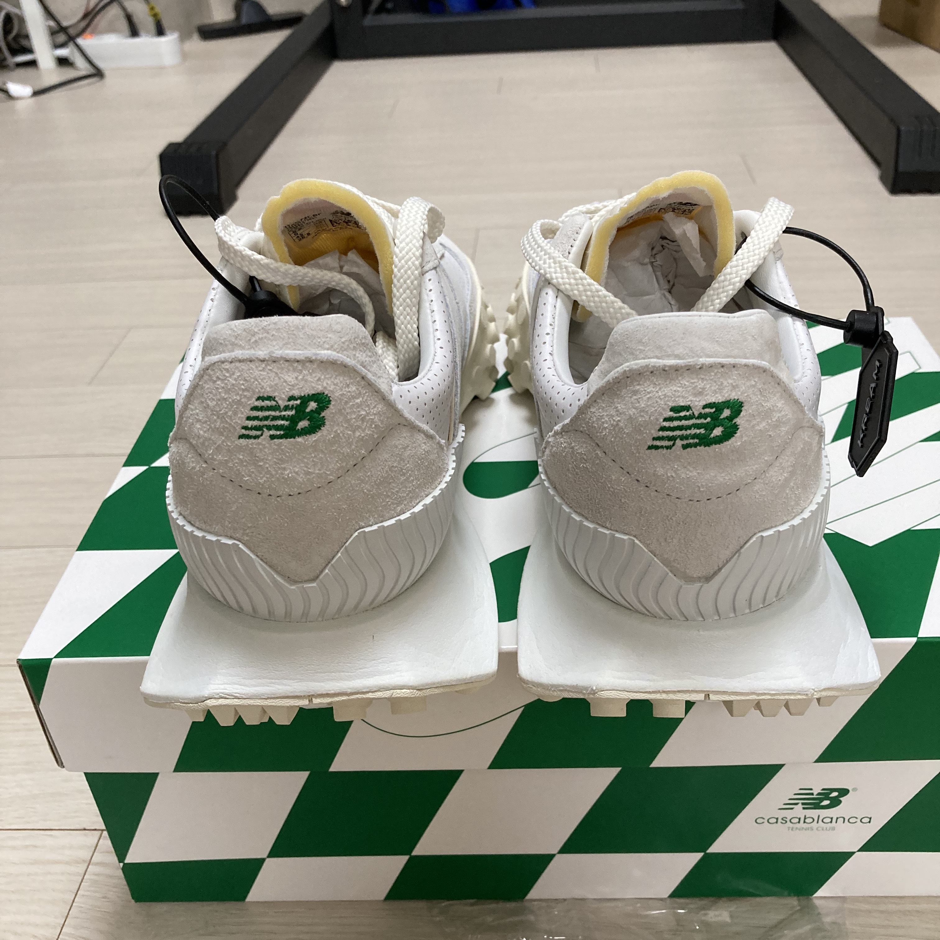 New Balance x Casablanca XC-72 Marshmallow Brilliant White 착용 스타일 - 3