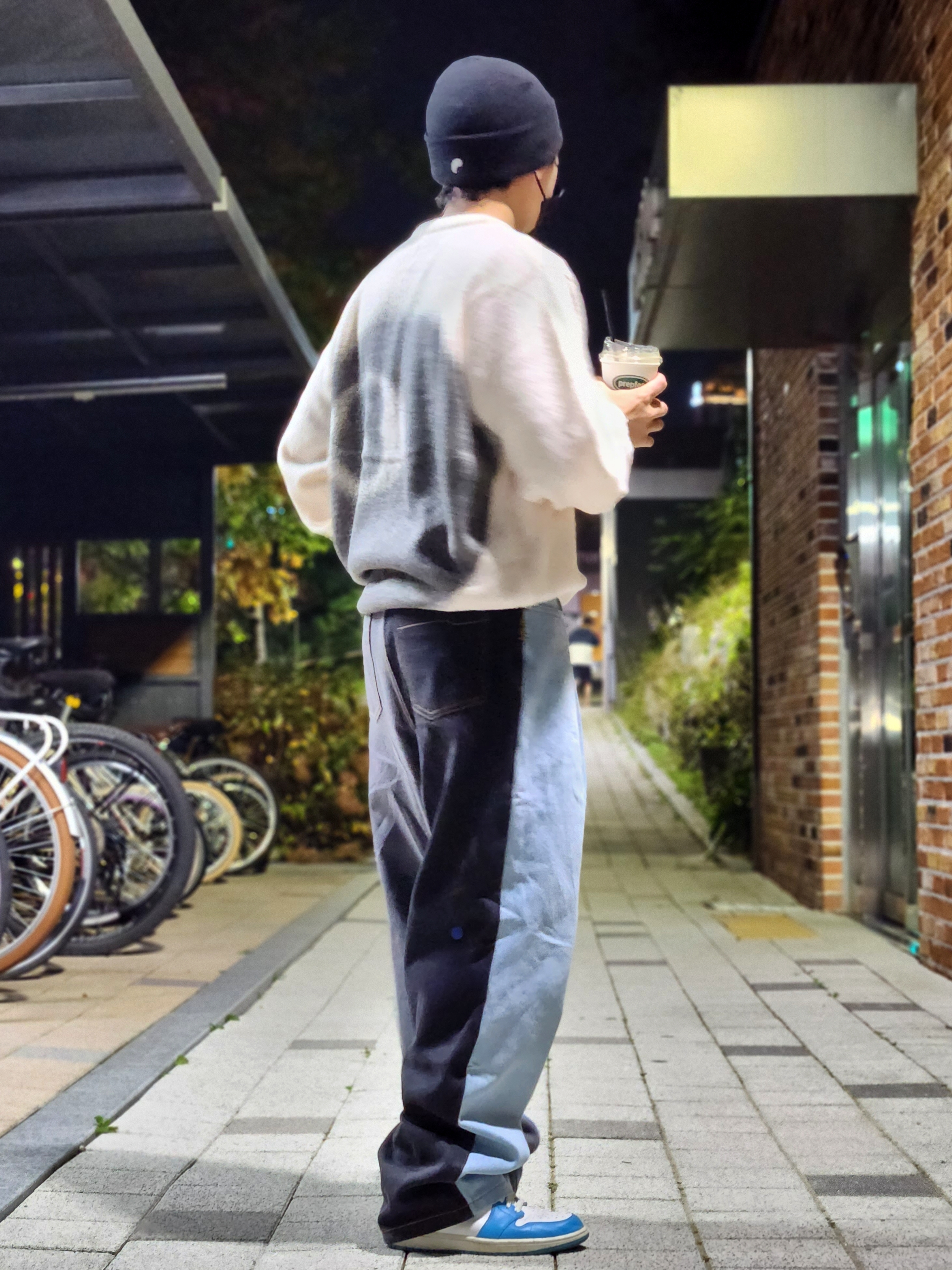 Stussy 8 Ball Spray Sweater Ivory, Stussy x Our Legacy Yin Yang Beanie Black 착용 스타일