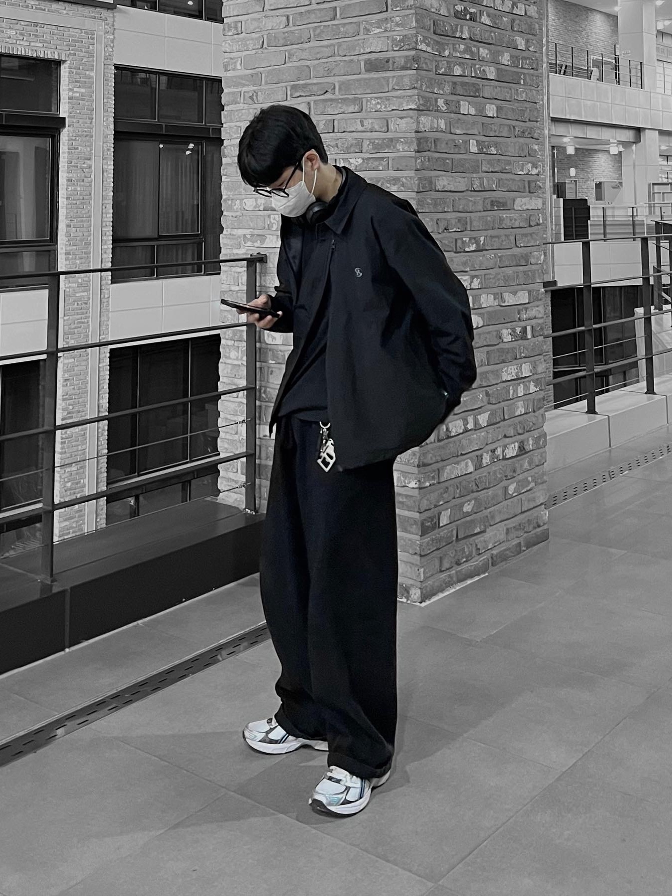 Asics Gel-1130 White Black Mint, Sansan Gear Coach Jacket Black - 22SS 착용 스타일