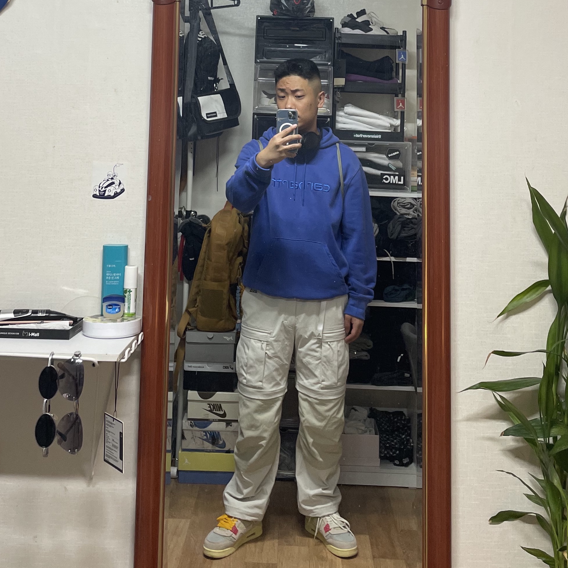 Nike ACG Smith Summit Cargo Pants Light Bone - Asia, Jordan 4 x Union Retro Guava Ice 착용 스타일 - 3