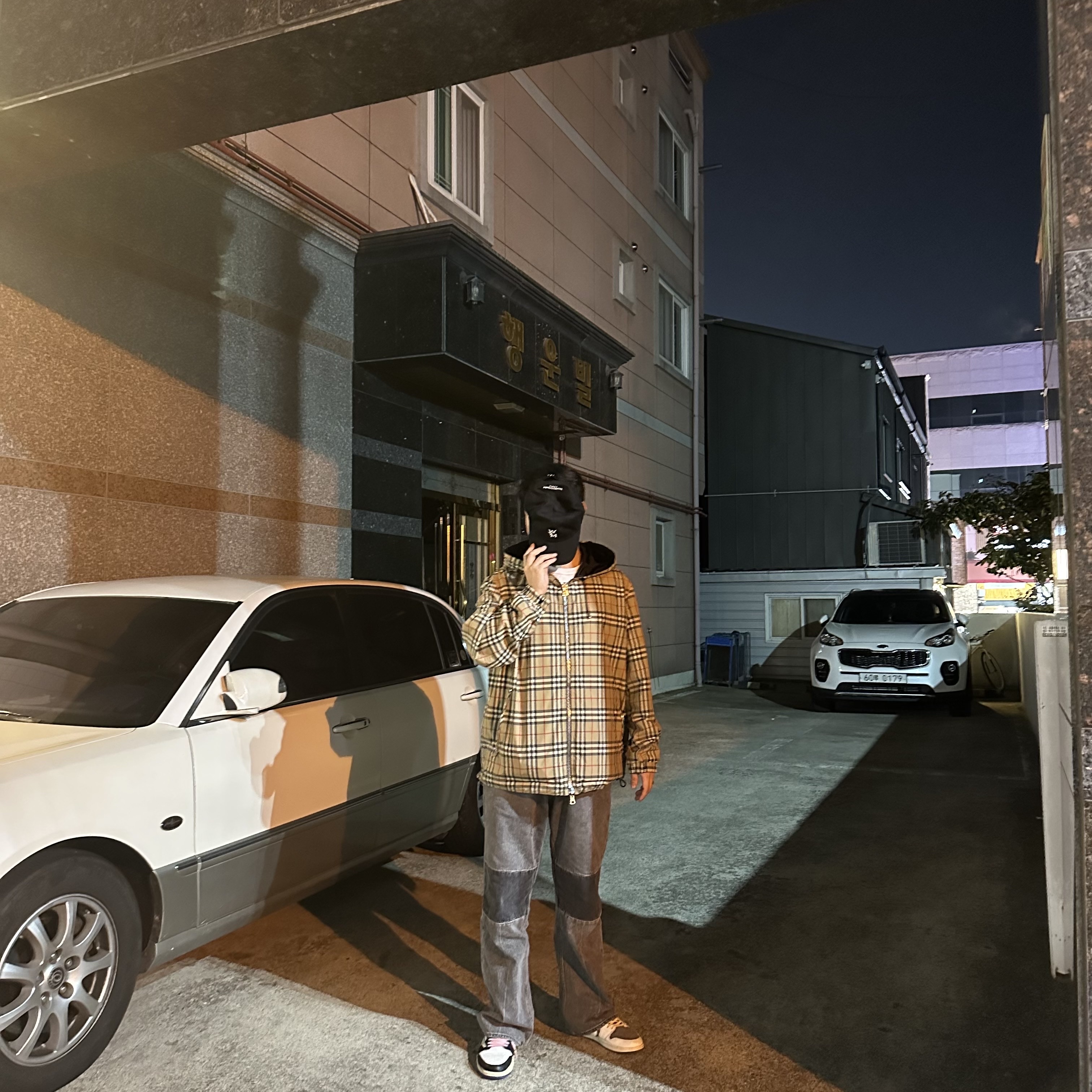 Our Legacy Extended Third Cut Black Grey, Burberry Reversible Vintage Check Hooded Jacket Archive Beige 착용 스타일