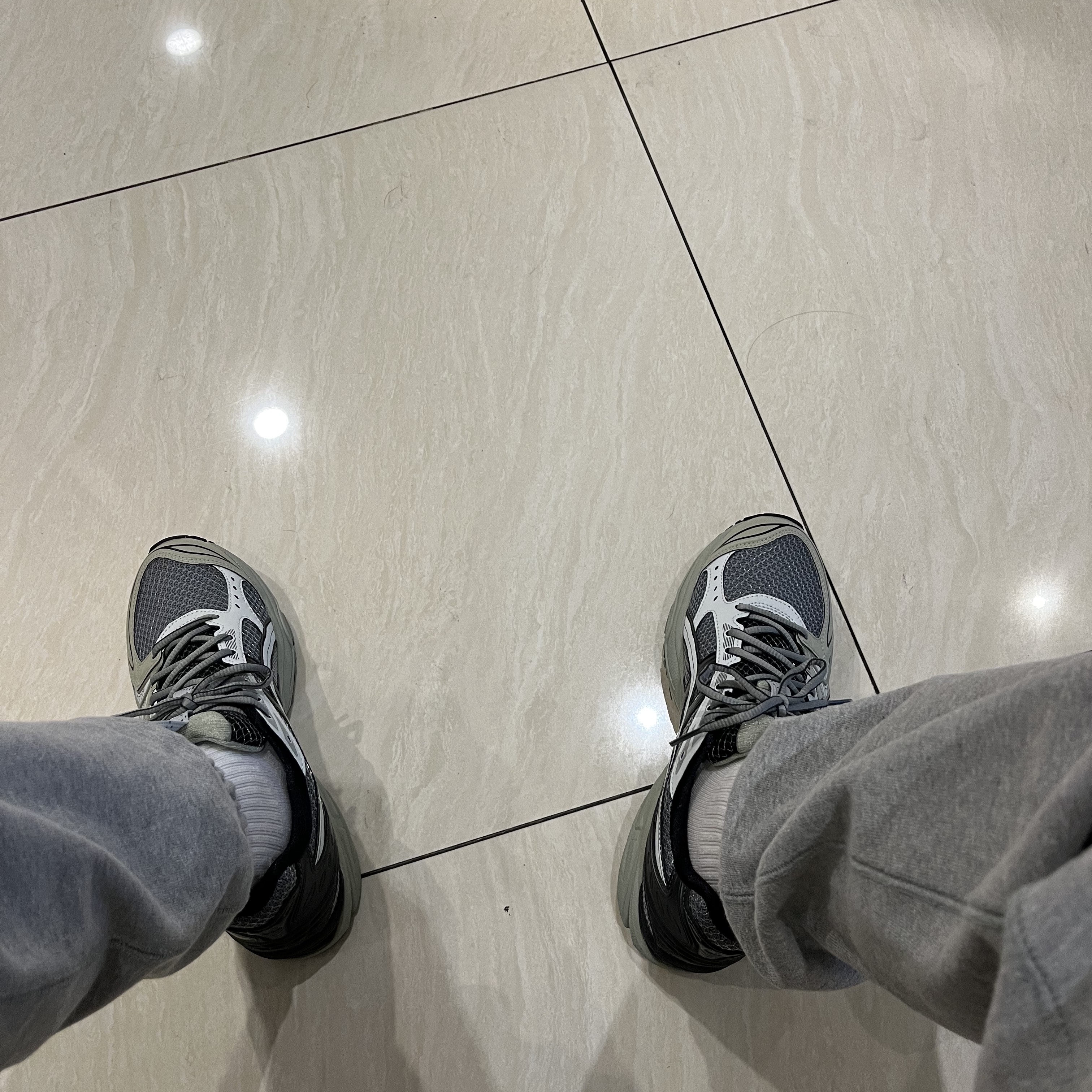 Asics UB1-S Gel-Kayano 14 Piedmont Grey 착용 스타일