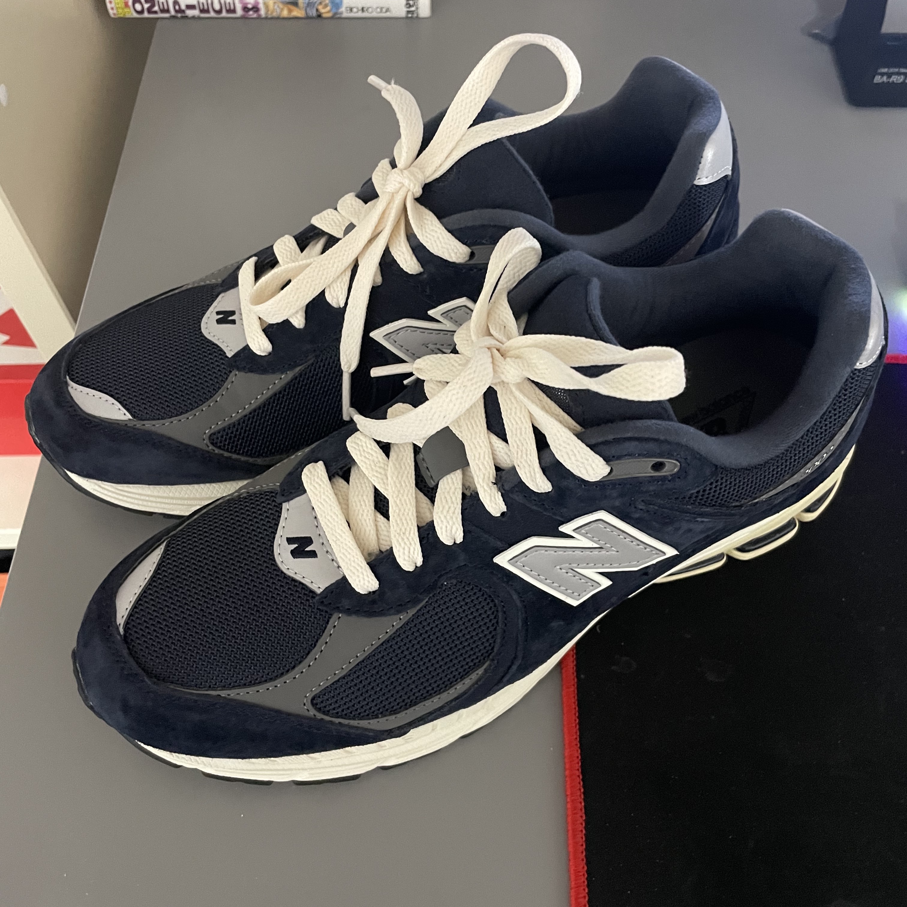 New Balance 2002R Eclipse Castlerock 착용 스타일