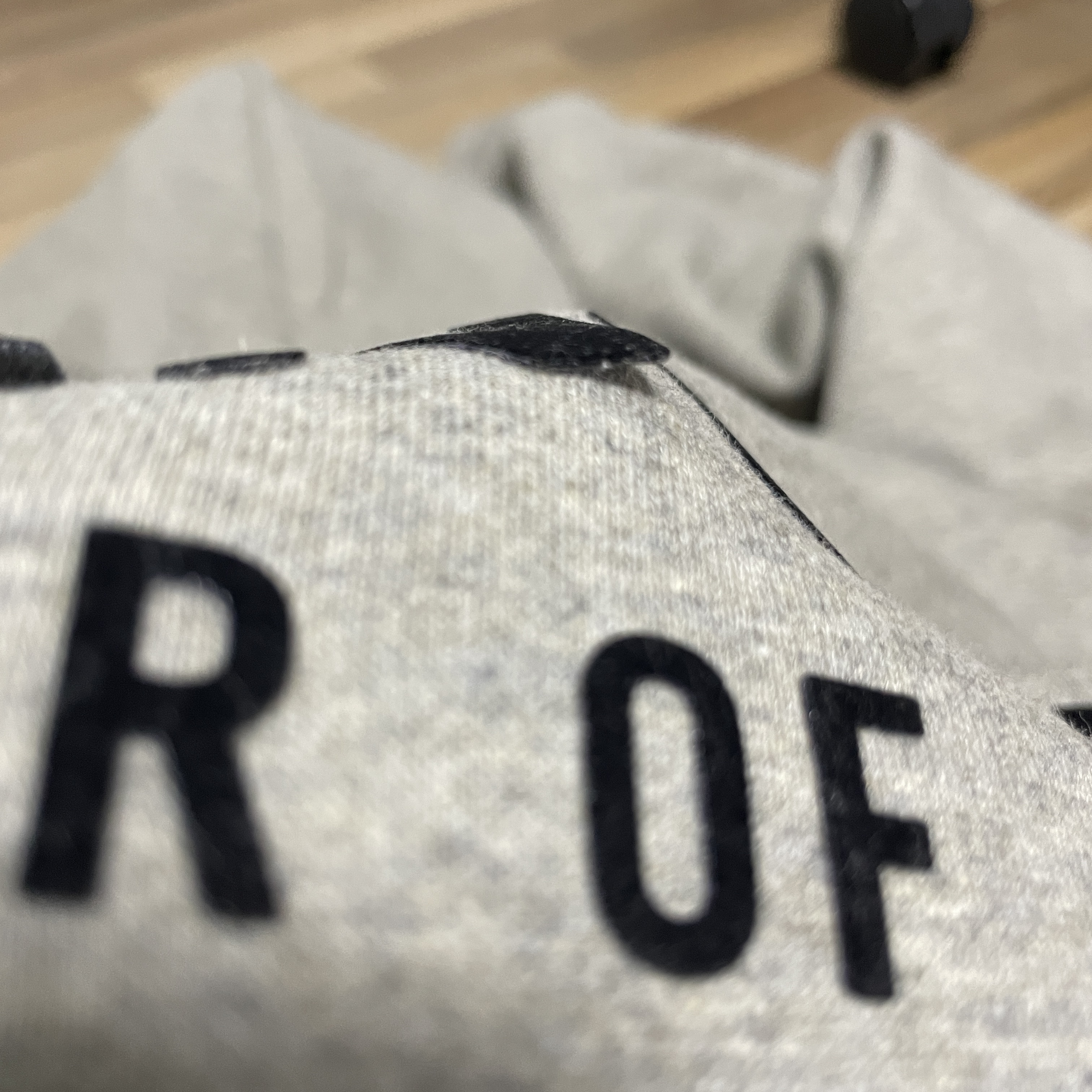 Essentials The Core Collection Hoodie Dark Oatmeal 착용 스타일 - 2